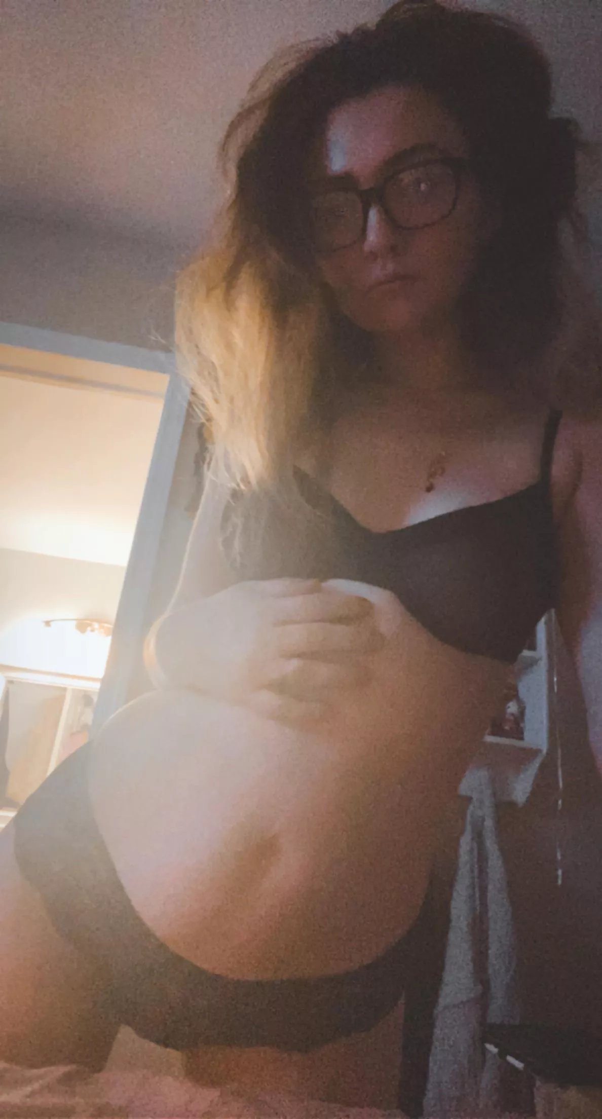 Looking to connect with someone to send private content too 😈 of/annajadehunt