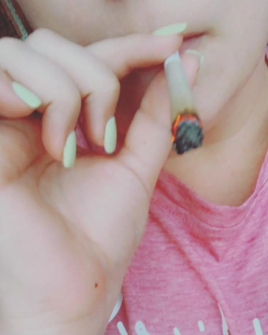 Love a good preroll â€¦ someday Iâ€™ll learn to roll my own! Teach me?