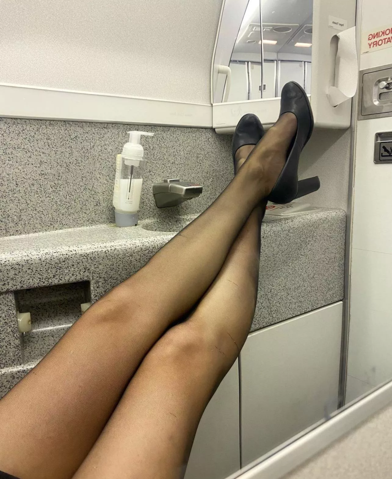 Love doing this in the lavatory ðŸ¥°ðŸ˜šðŸ¤âœˆï¸ðŸ’ž