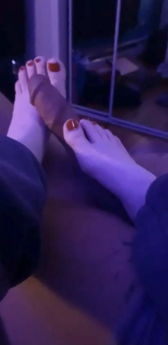 Love my girls feet on my dick ;)