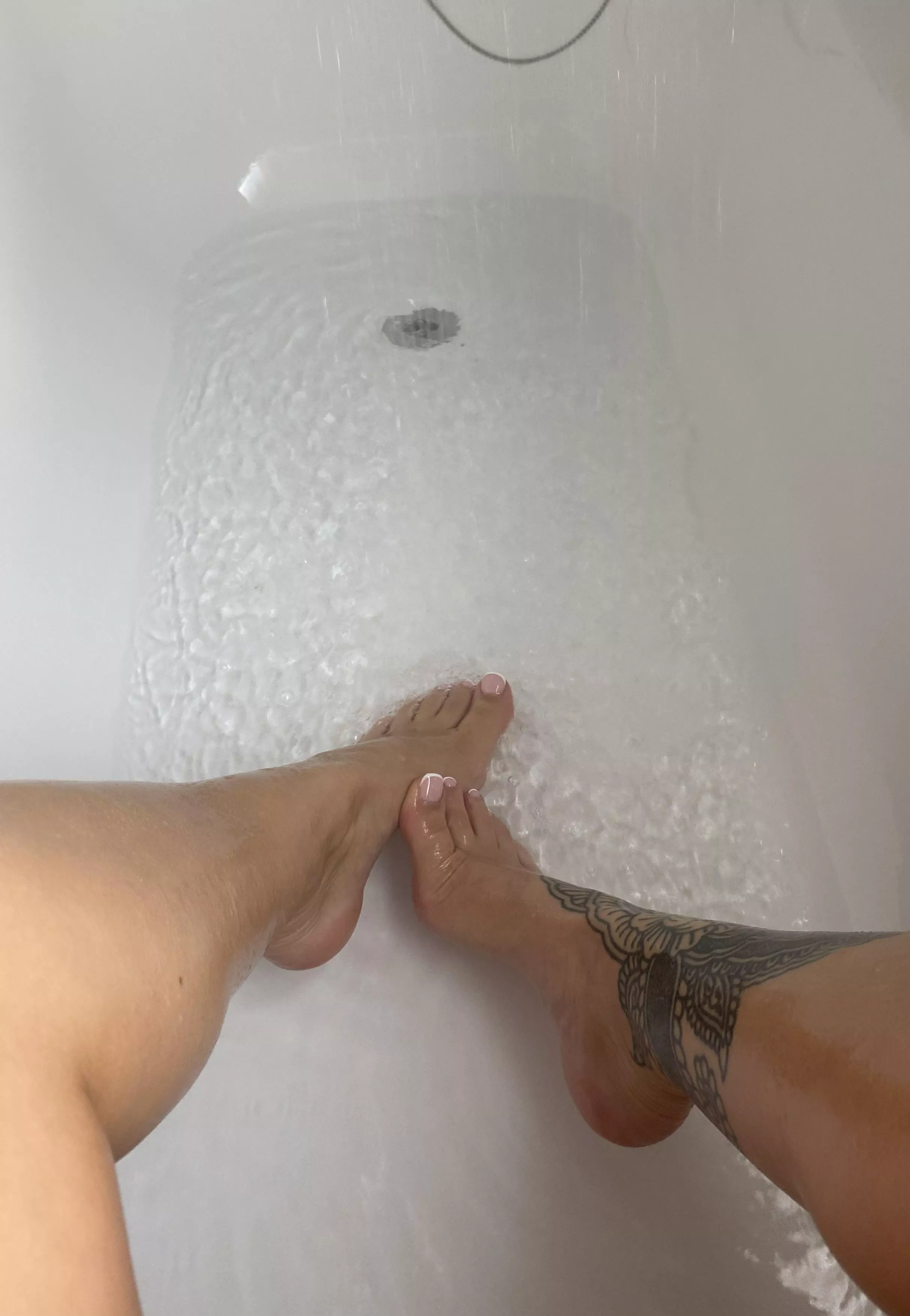 Love the feel of the shower on my feet… and other places…