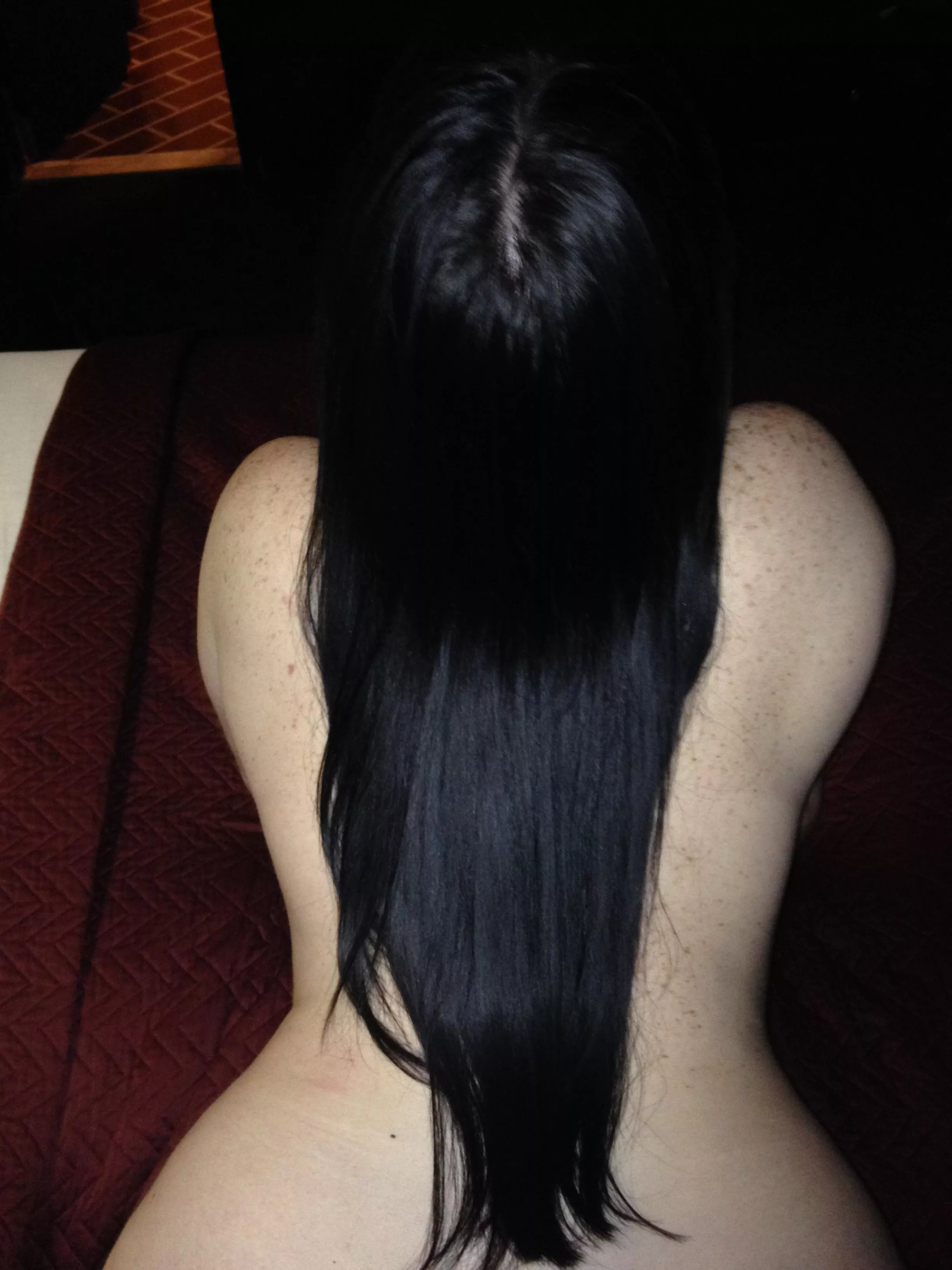 Love the way her long hair flows down her back.