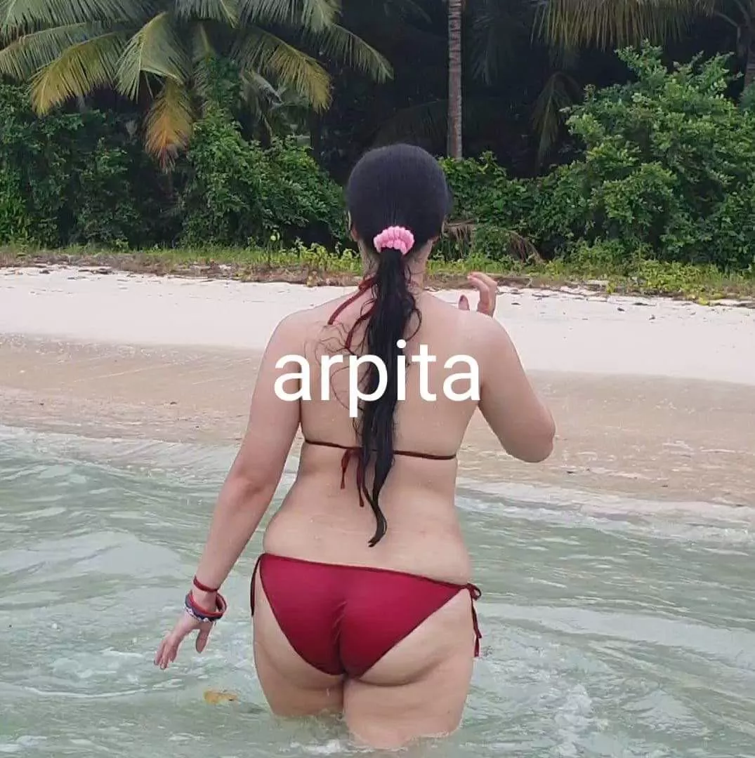 Love to see horny guys lusting my sexy wife Arpita â€¦