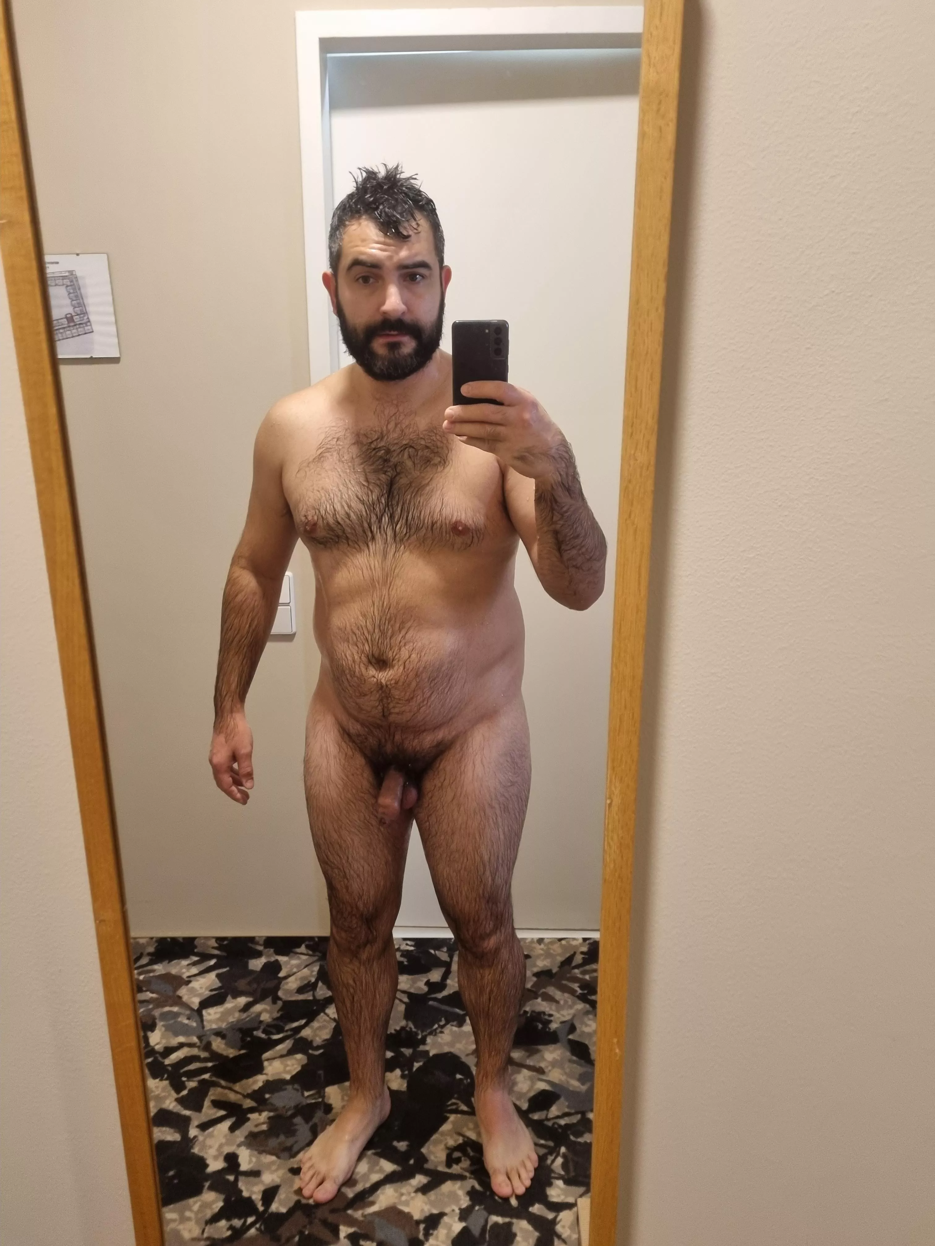 [M] 30 224LBS 5FT9 walked out the bathroom in the hotel feeling and thinking I looked good