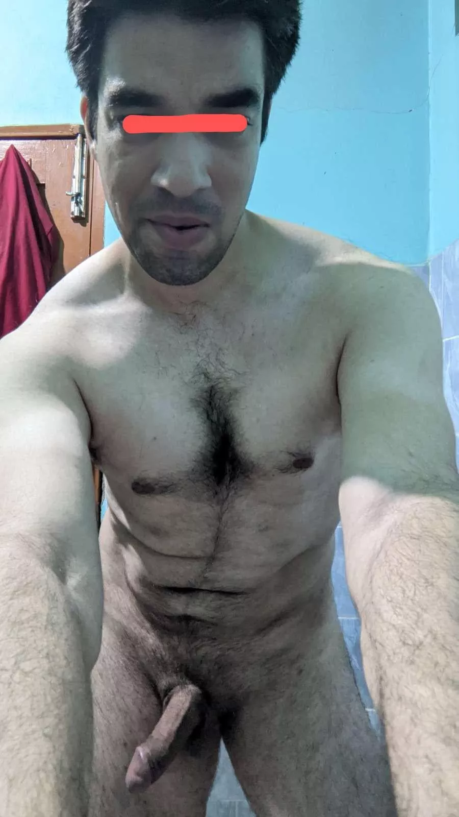 [m] 31 Nude selfie after workout