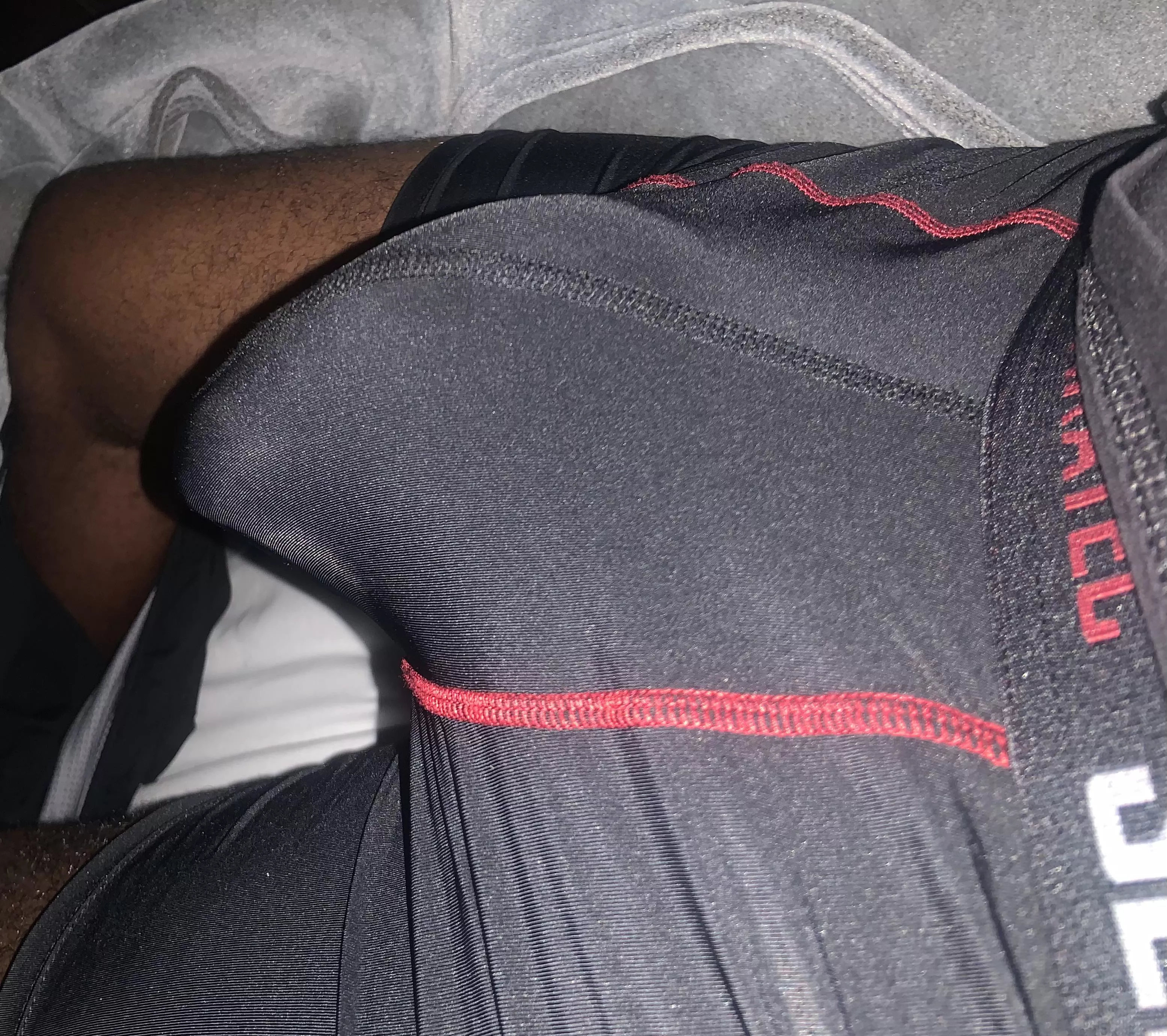 [M] 32, I bought these thinking they would have tons of roomâ€¦ they are still too tight.