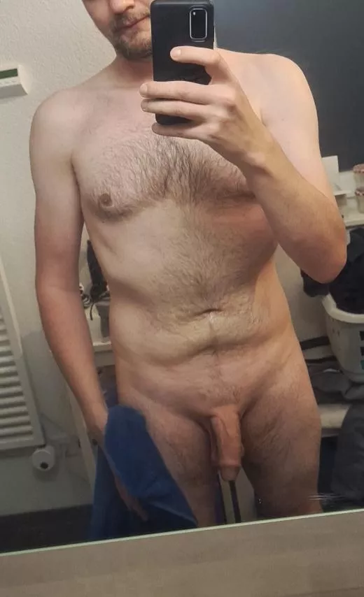 [M] 35, 78Kg, 183cm Just a regular guy. Would never call myself hot...but I am ok with myself. Sometimes.