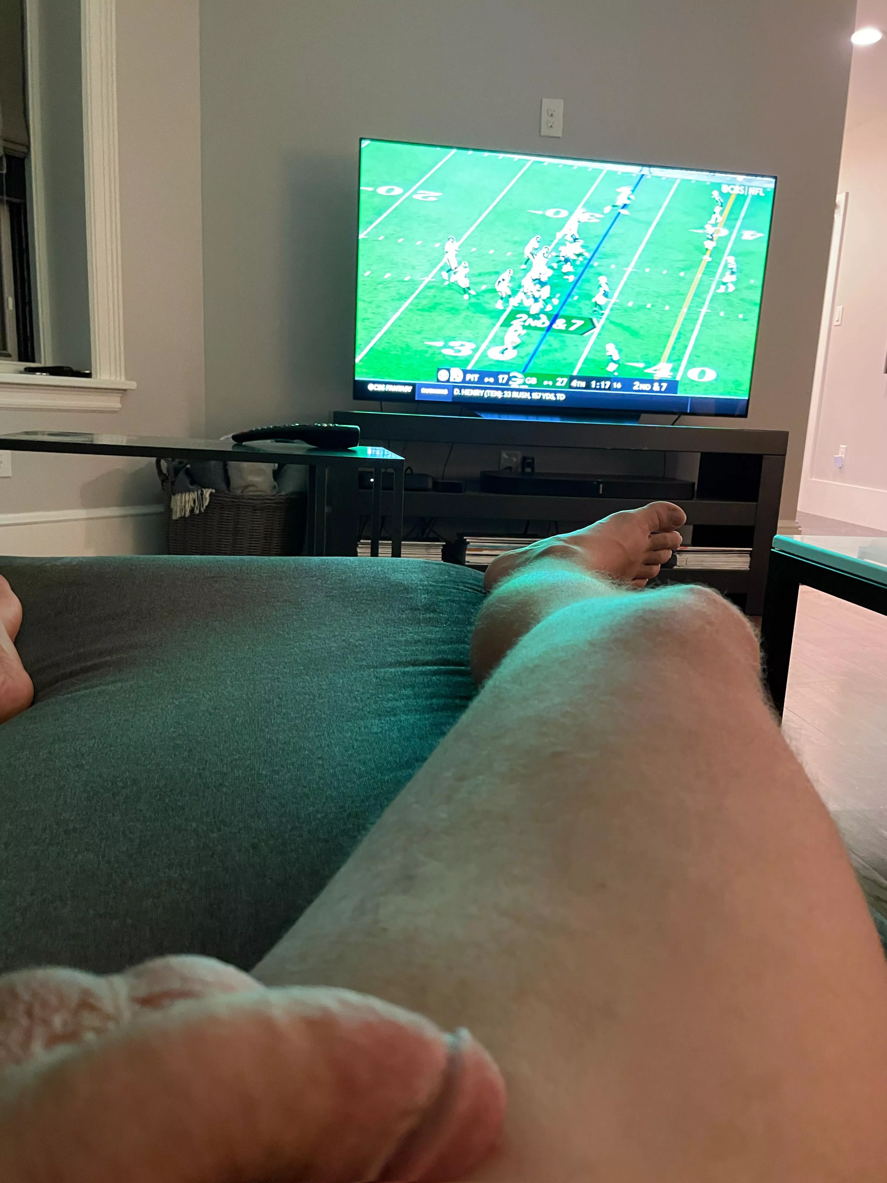 M [40] Philly - anyone else enjoy naked football 🏈 Sunday’s