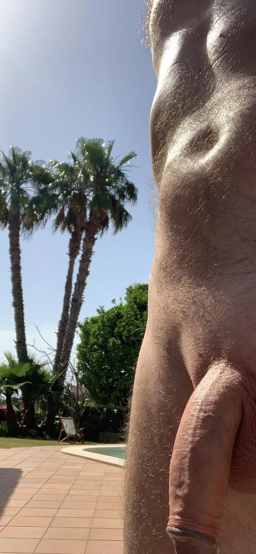 [m] 58 in full view of neighbours