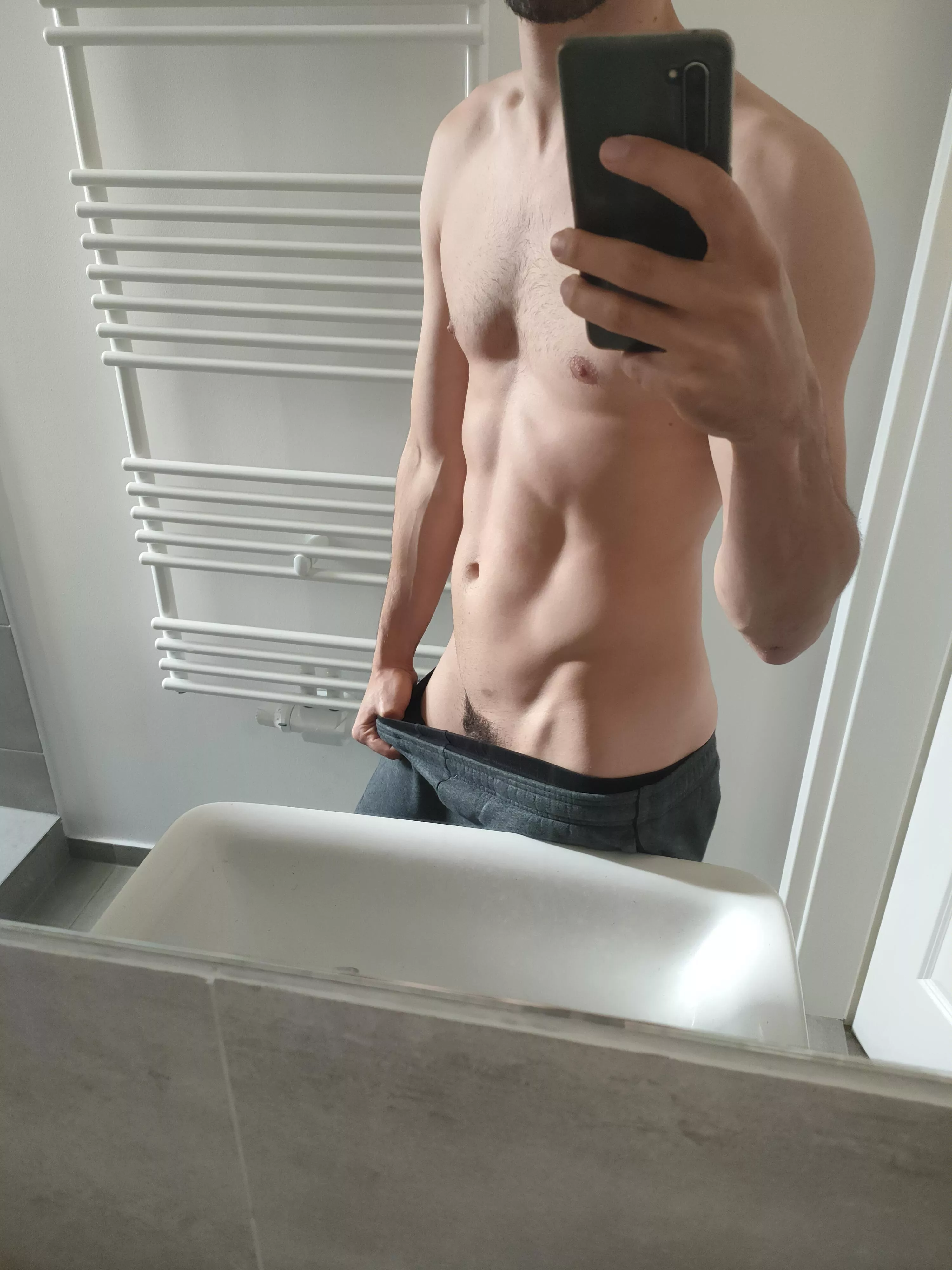 [M]