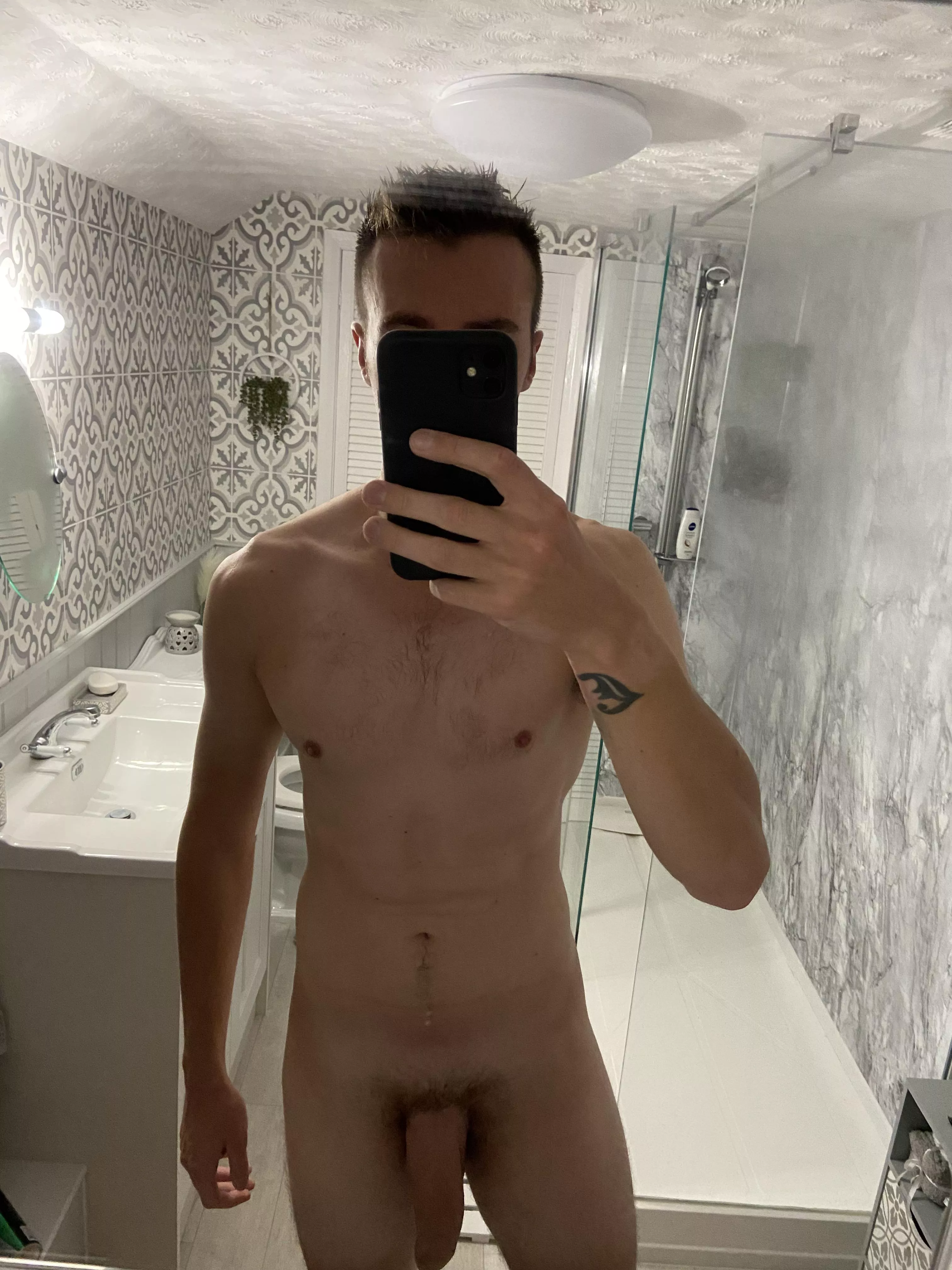 [m] after shower selfie ðŸ¤³