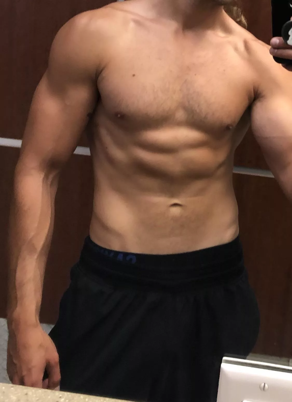 (M) any fit girls out there that like.. dms are open, help me out