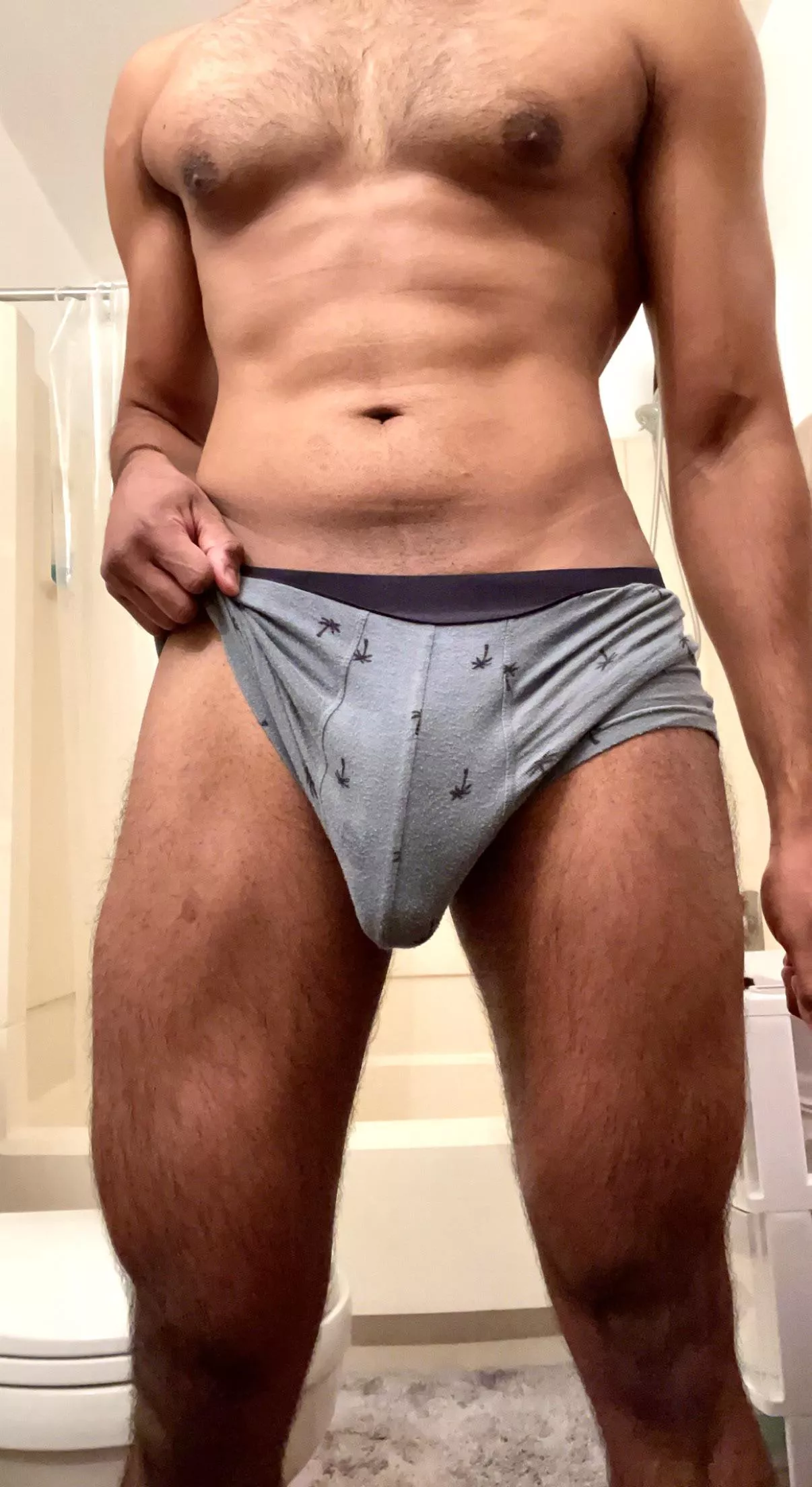 [M] Been working on my quads; can you tell?