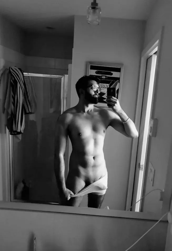 [m] black n white hits different