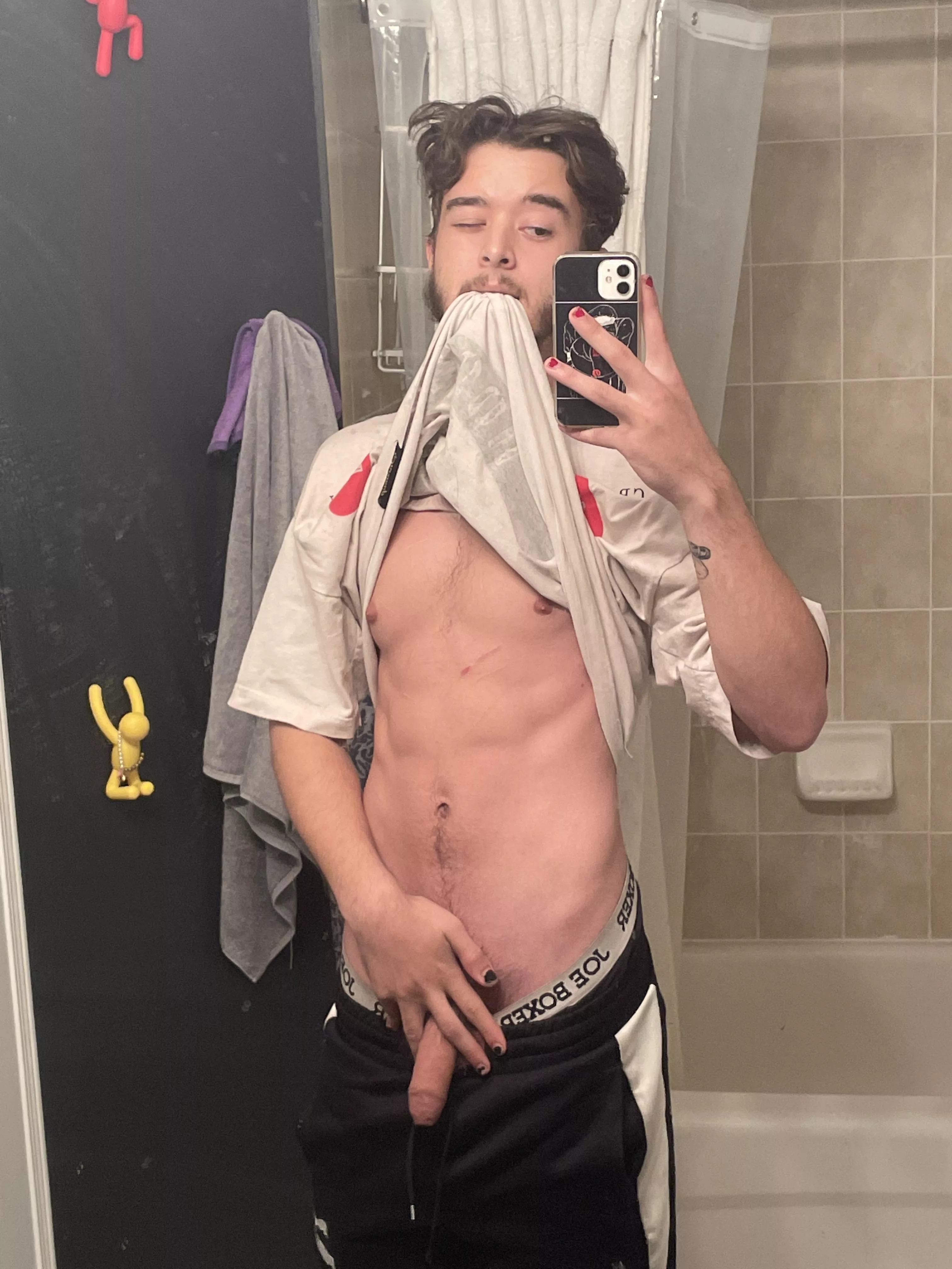 (M) Femboi witta six pack “that’s xtra hot”