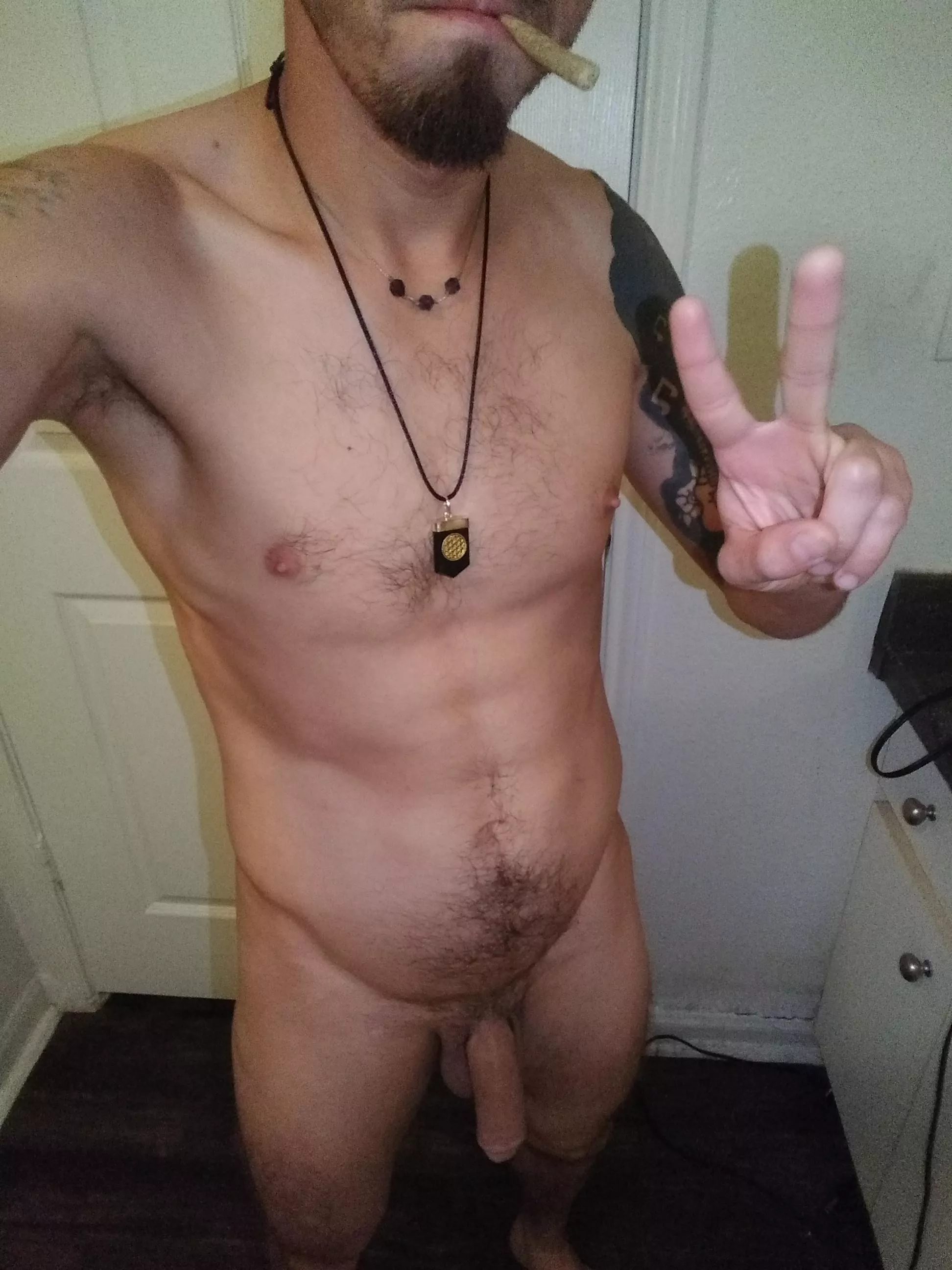 [M] Placid stoner/nudist