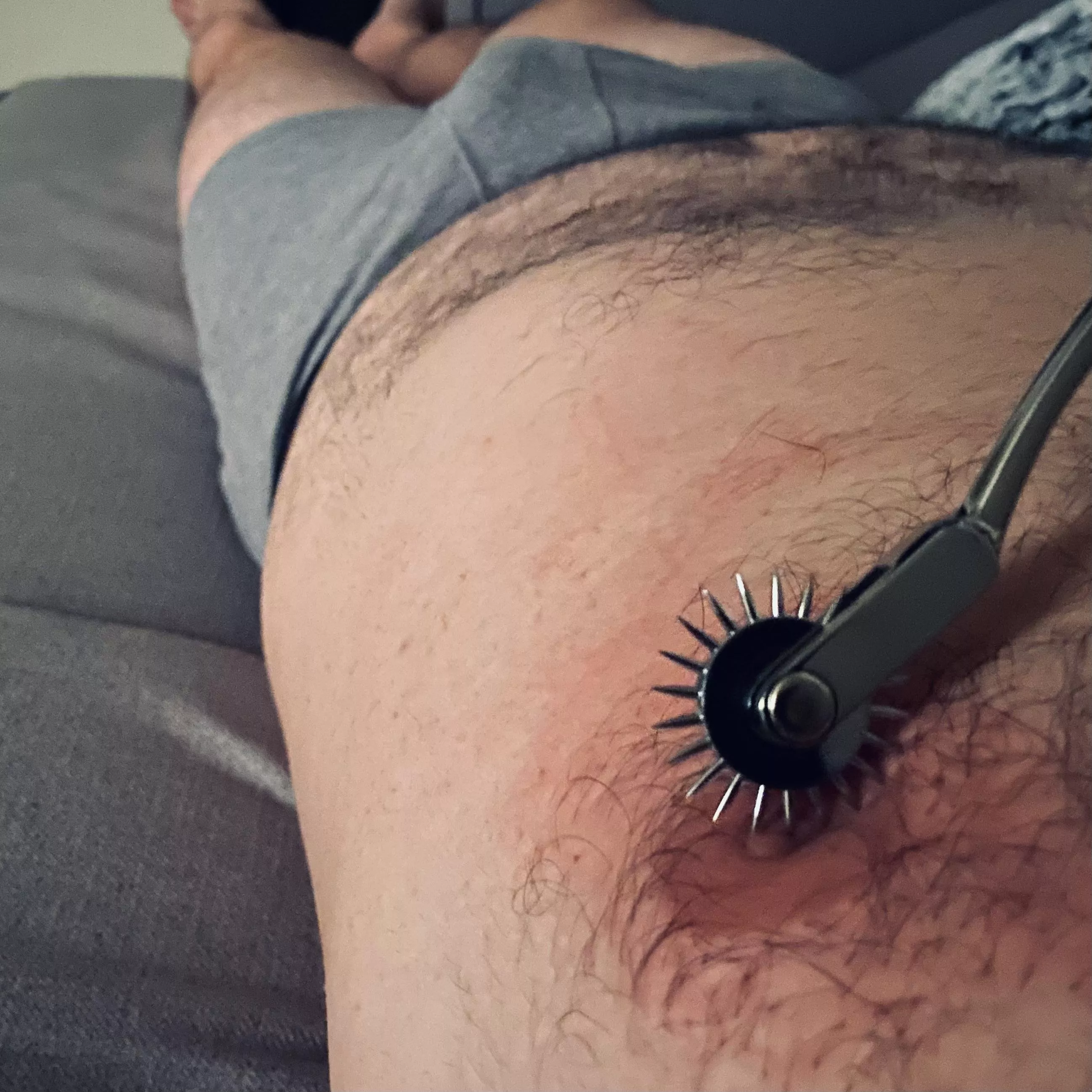 [M] Self nipple torture