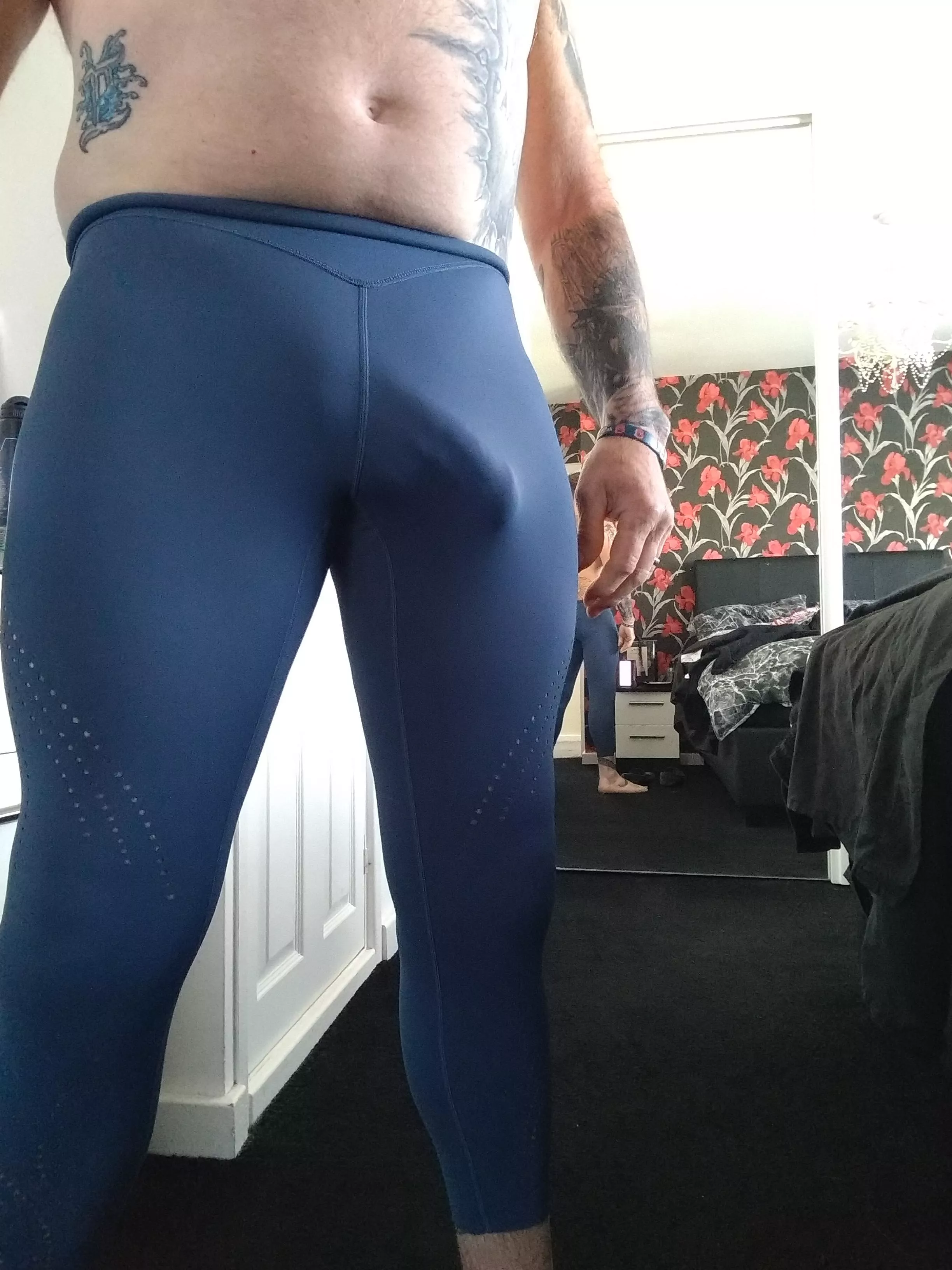 (m) winter under trousers, not really wild more mild