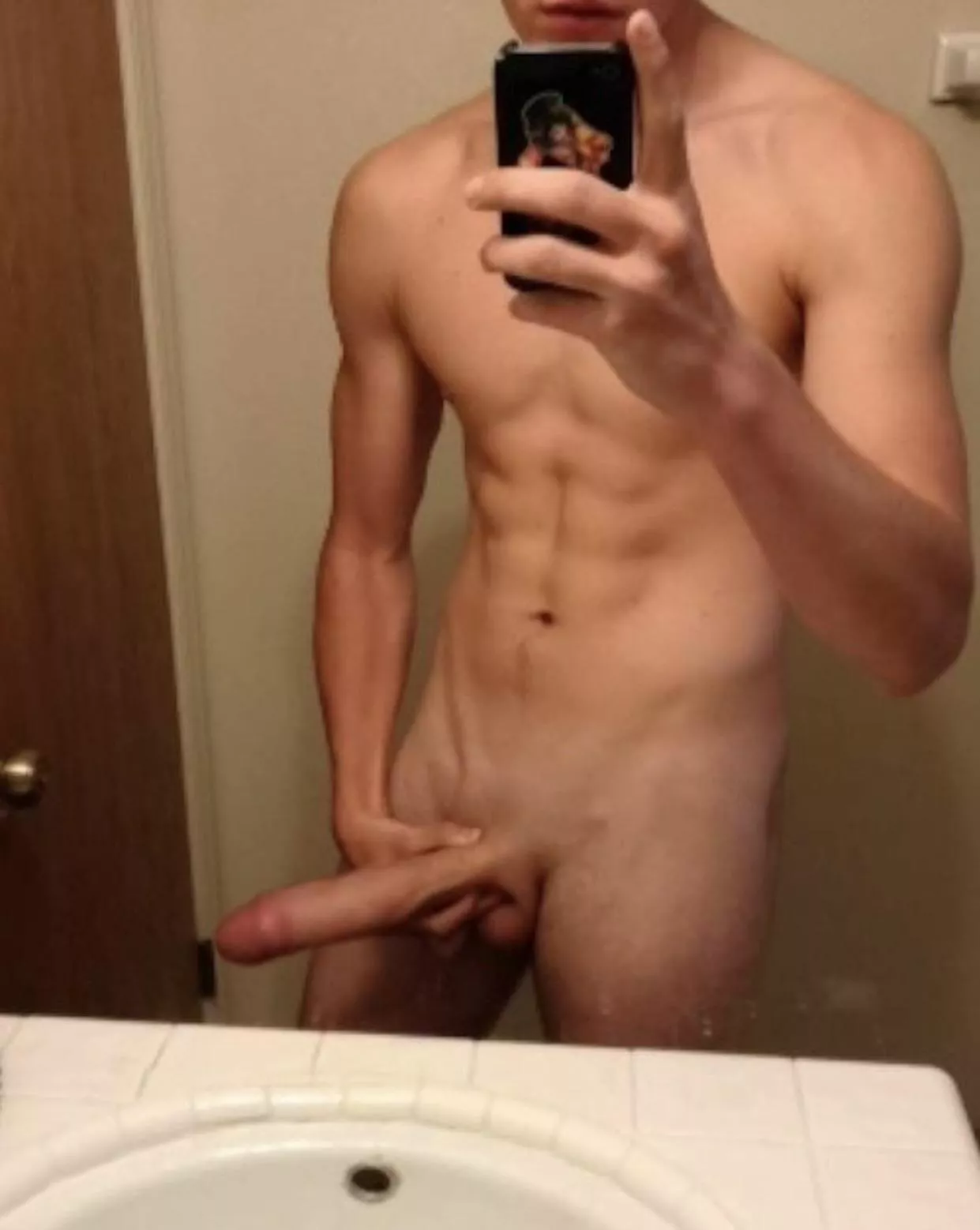 M/25. Let me know what you think! DM welcomed. 18+ONLY!!