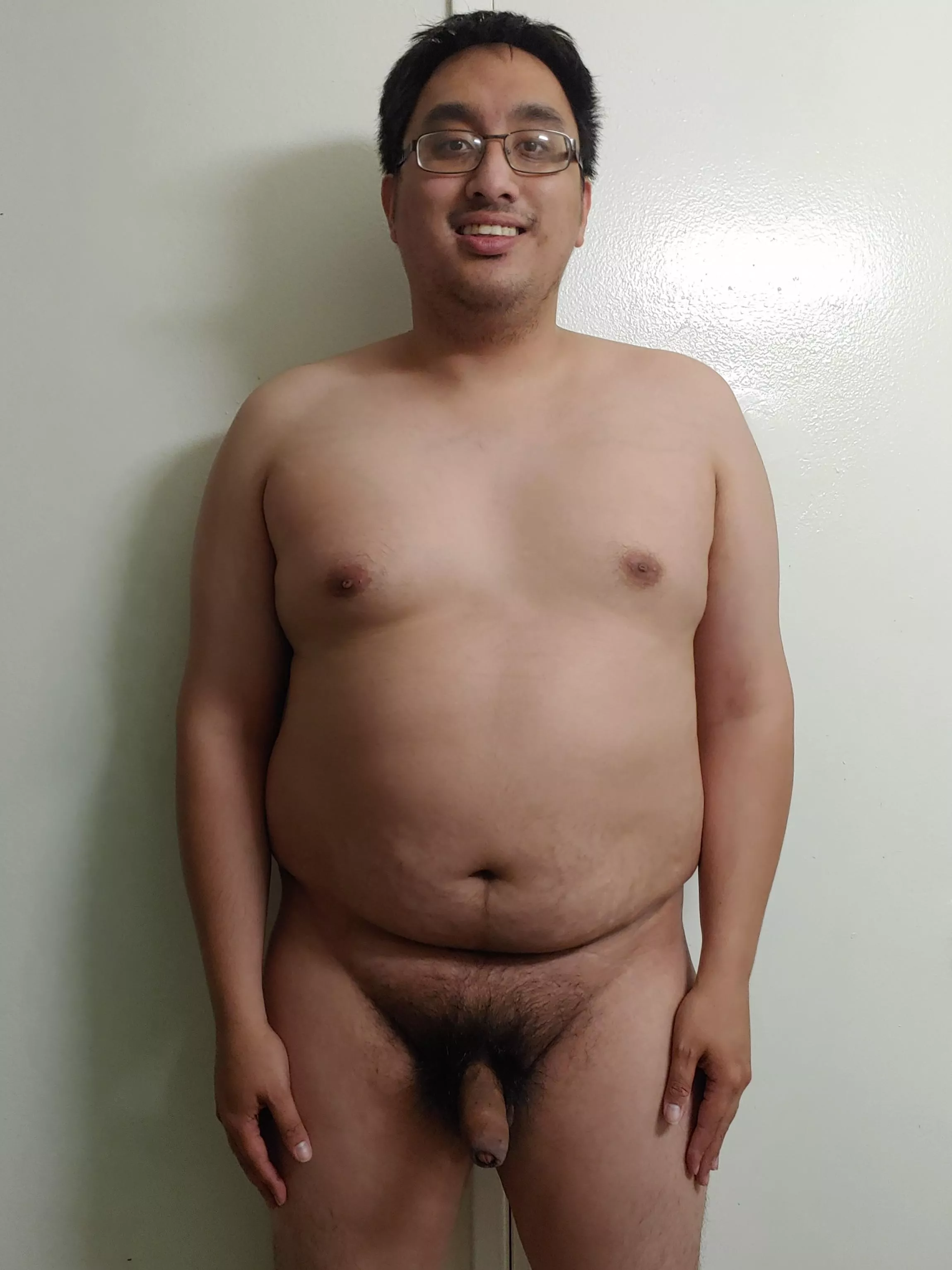 M/29/235 lbs/5'10 I am a rare uncircumcised Filipino nude