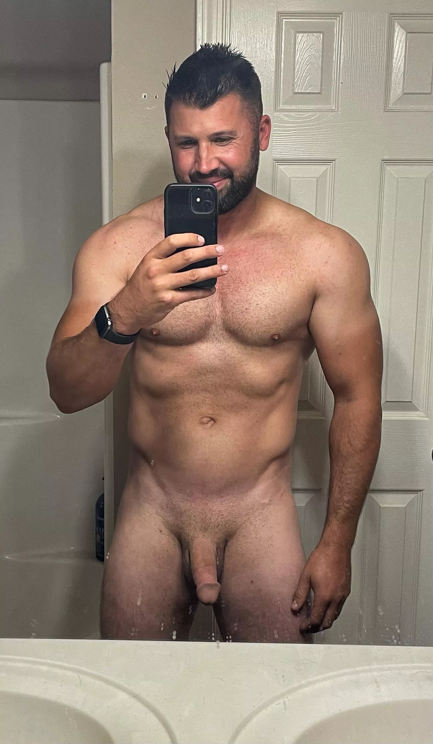 (M)32. Who’s going to get me fully hard?