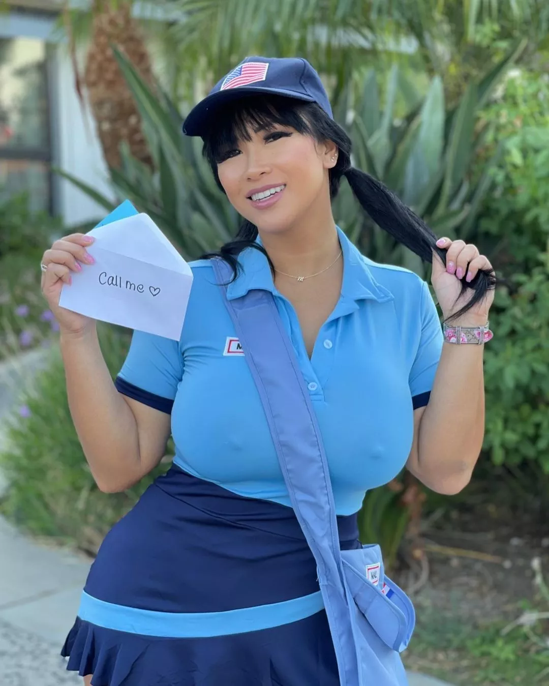 Mailman bimbo