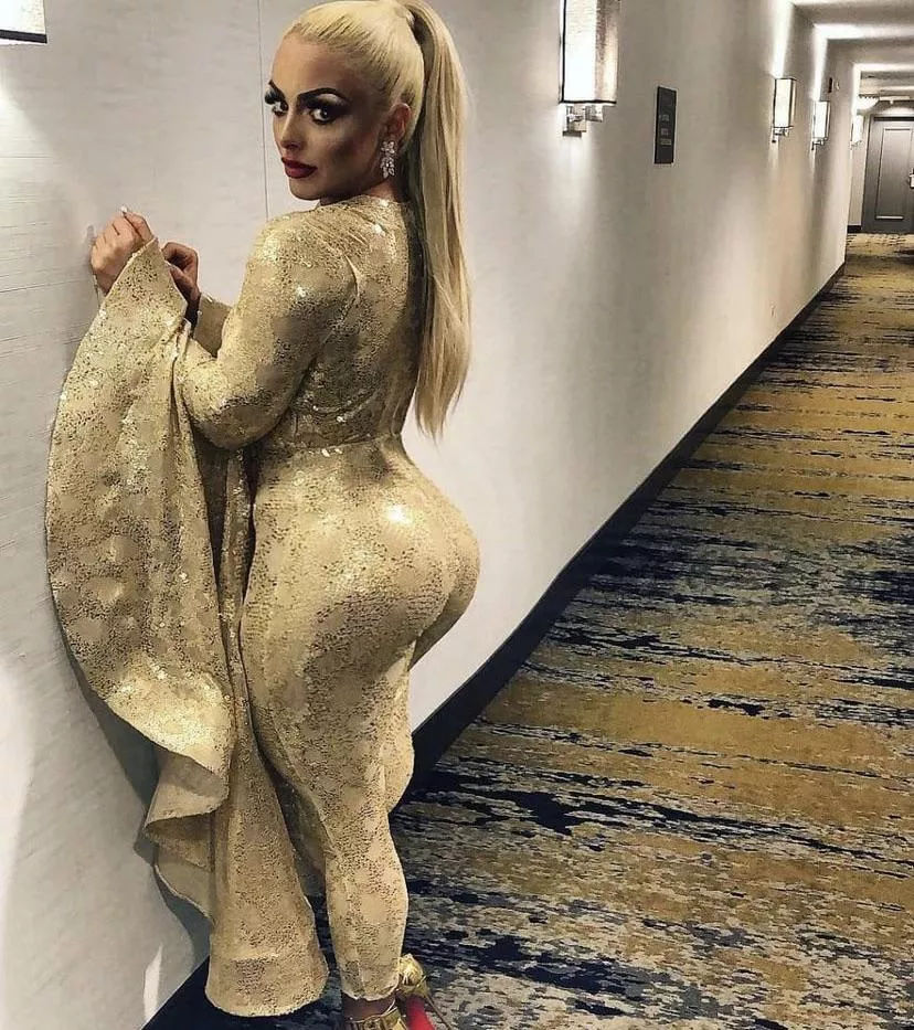 Mandy’s Booty In Gold🍑🤤💦⭐️