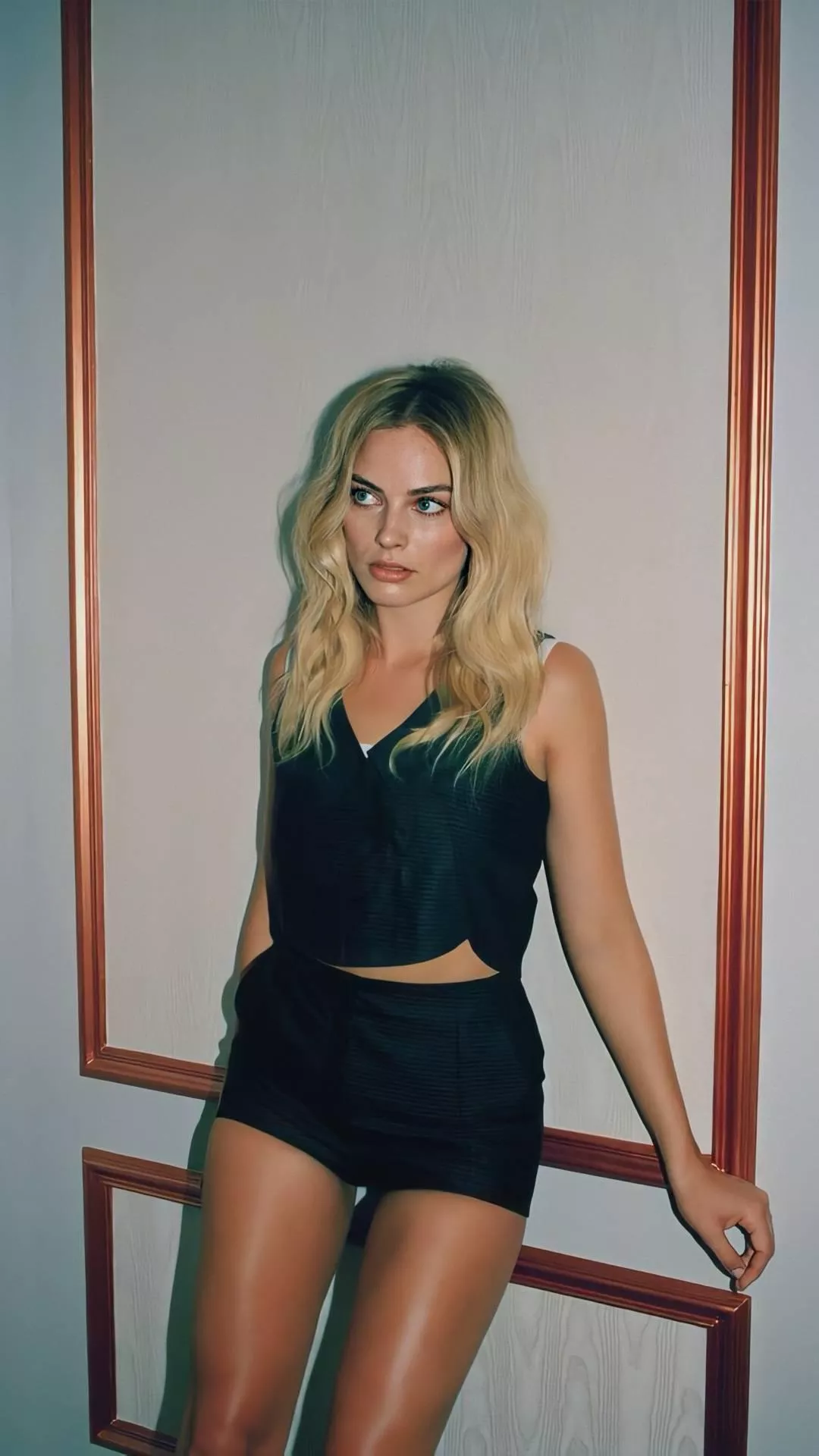 Margot Robbie born to be a fucktoy.