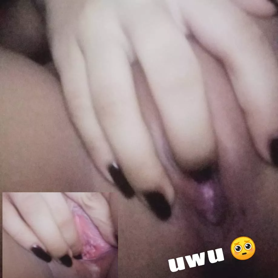 Me, (f)lexing my nails ðŸ’…