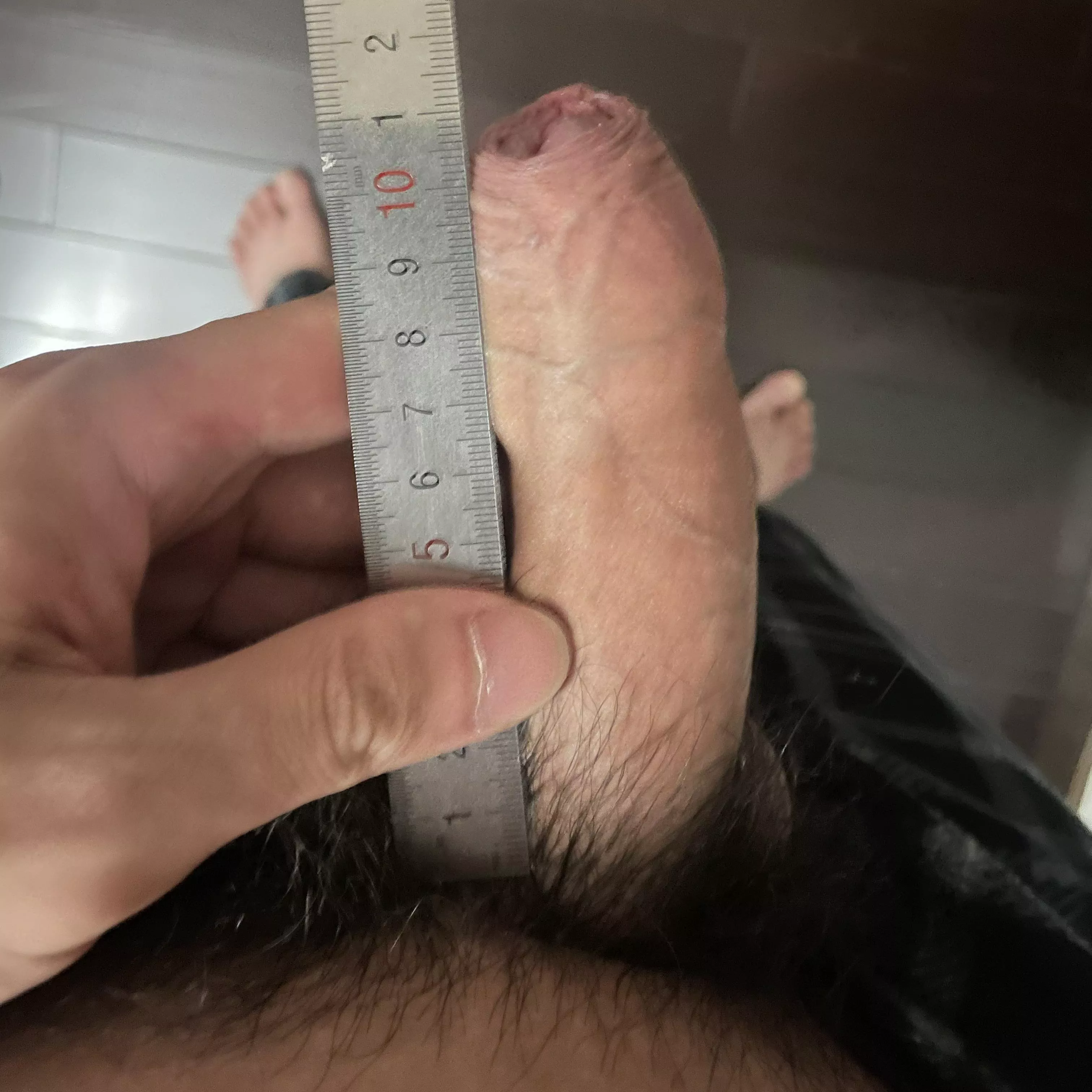 measuring my small uncut dick