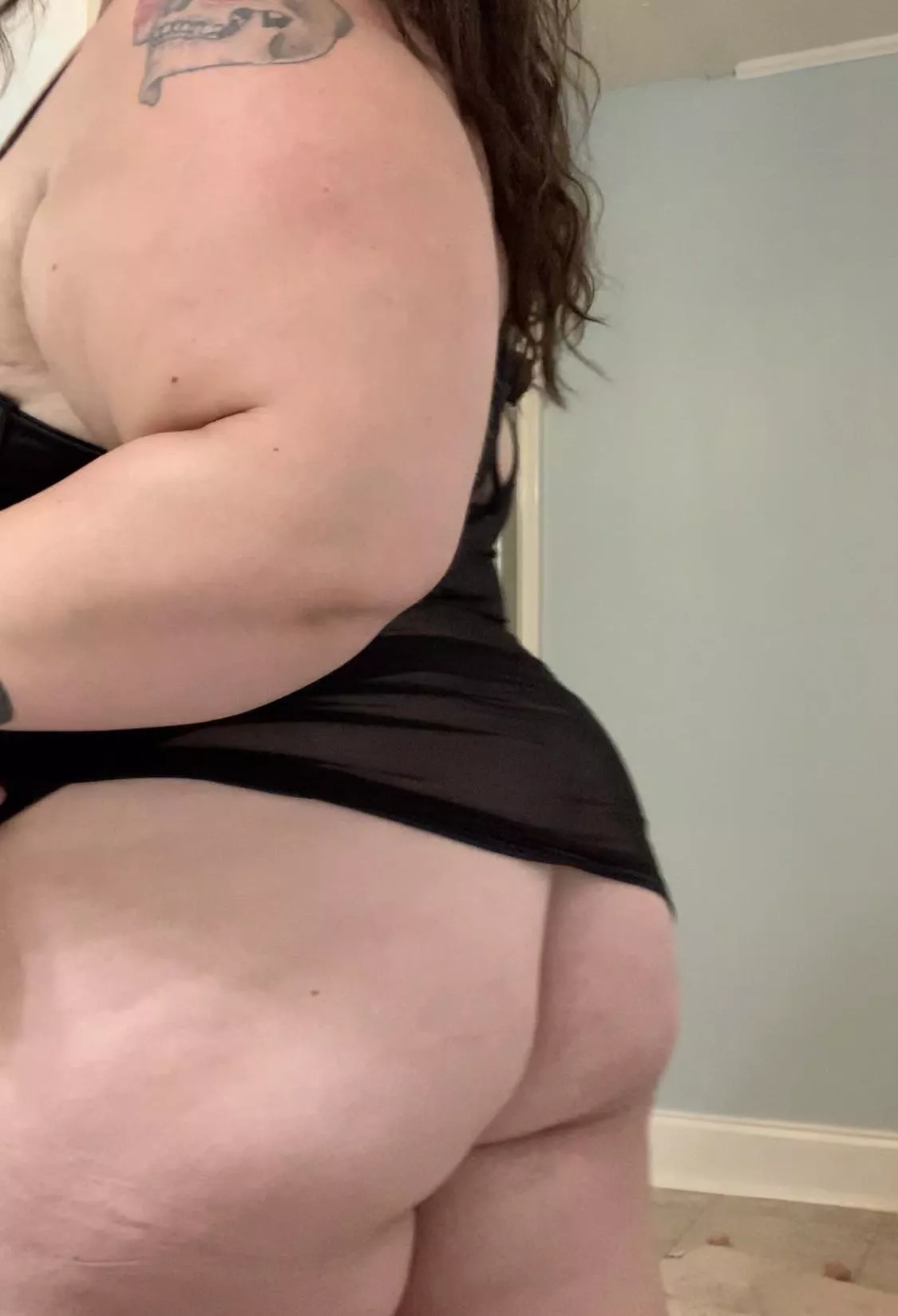 Message me if you’d pound my BBW asshole and fill it with your warm creamy cum and watch me push it out