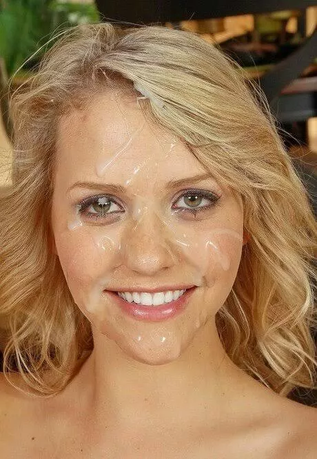 Mia Malkova facial