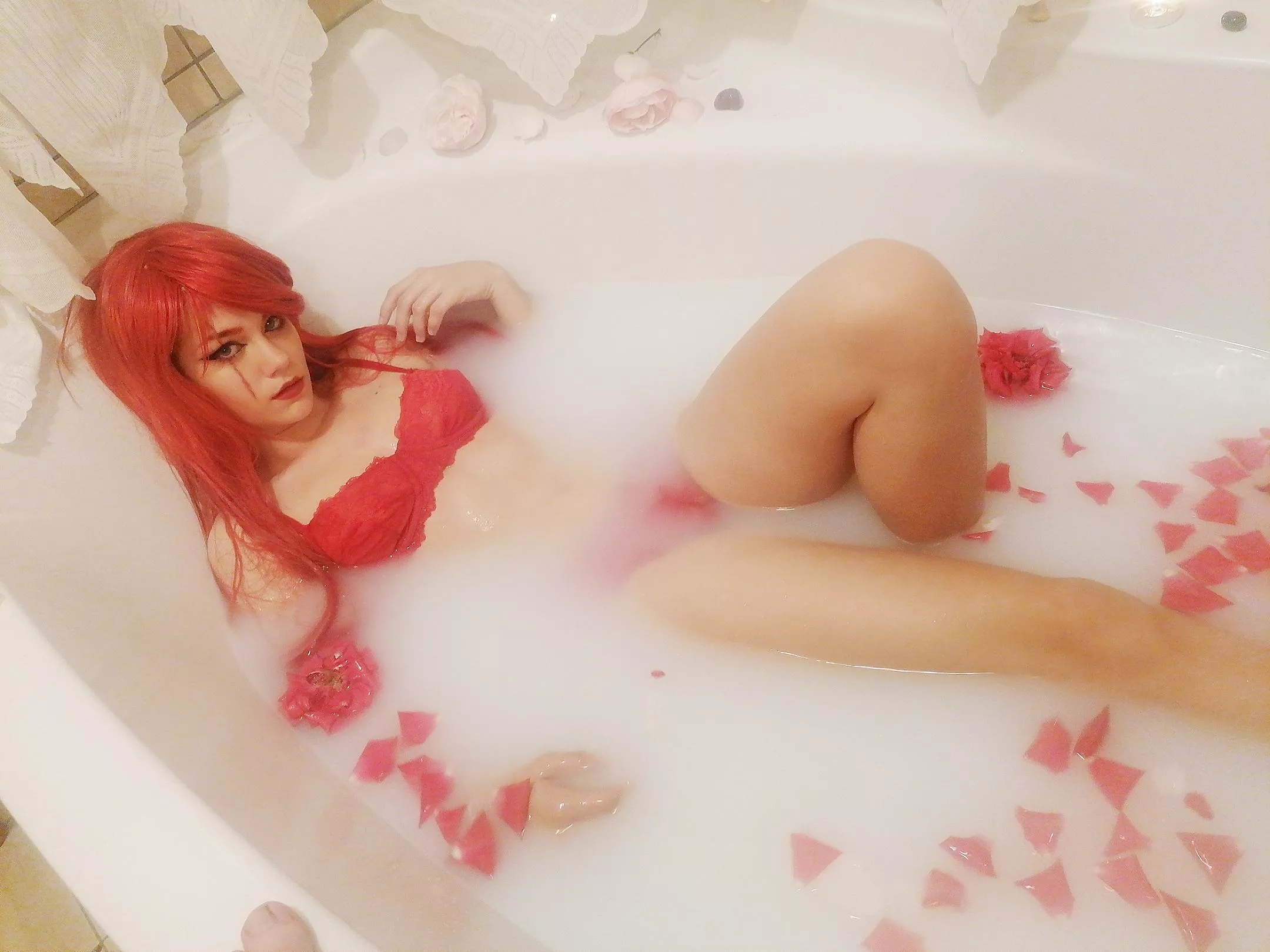 Milk bath Katarina by me! (linky_cosplay) You can find me on Instagram! 🥰