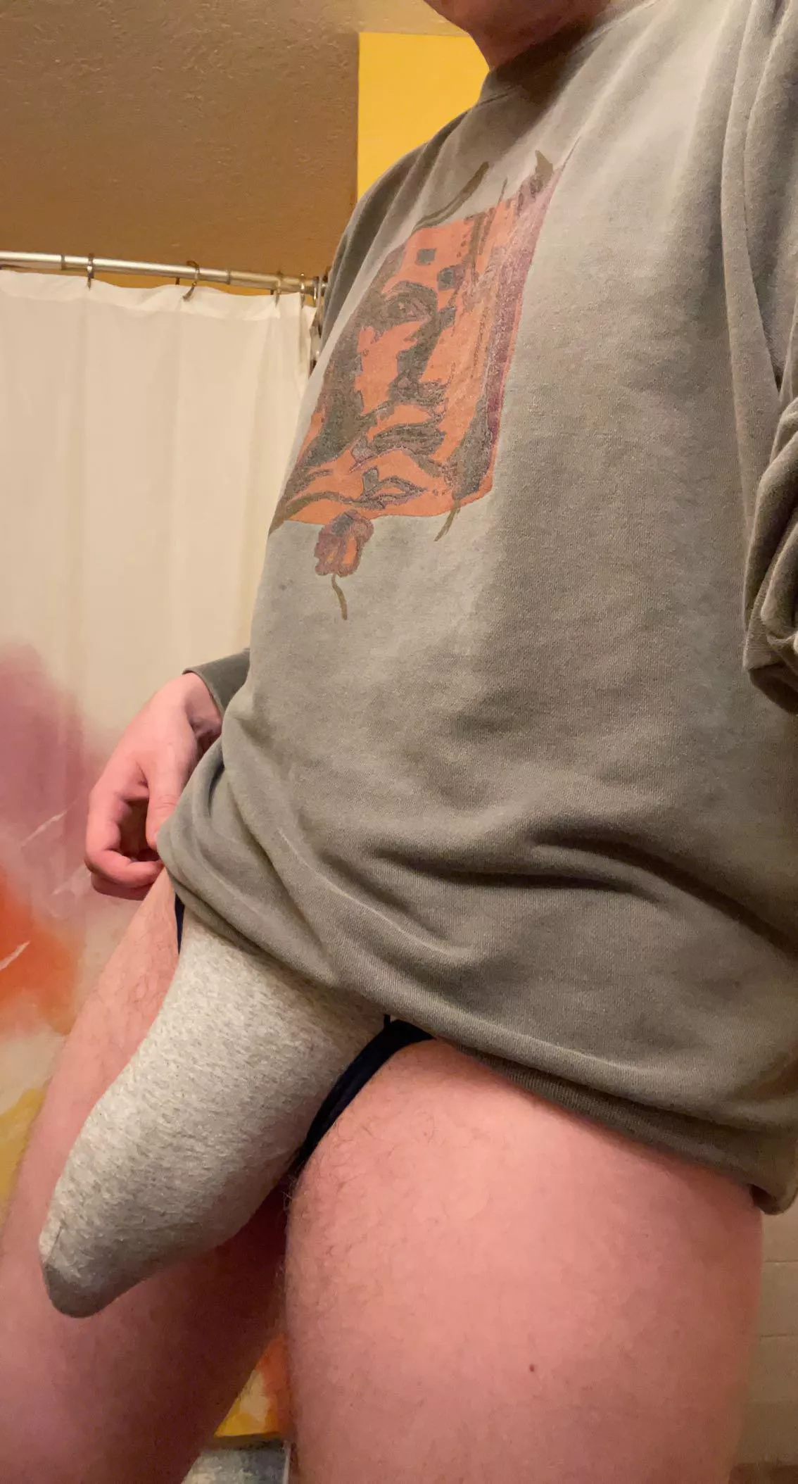 missed showing off my bulge. gay, pms open, kik and snap in bio