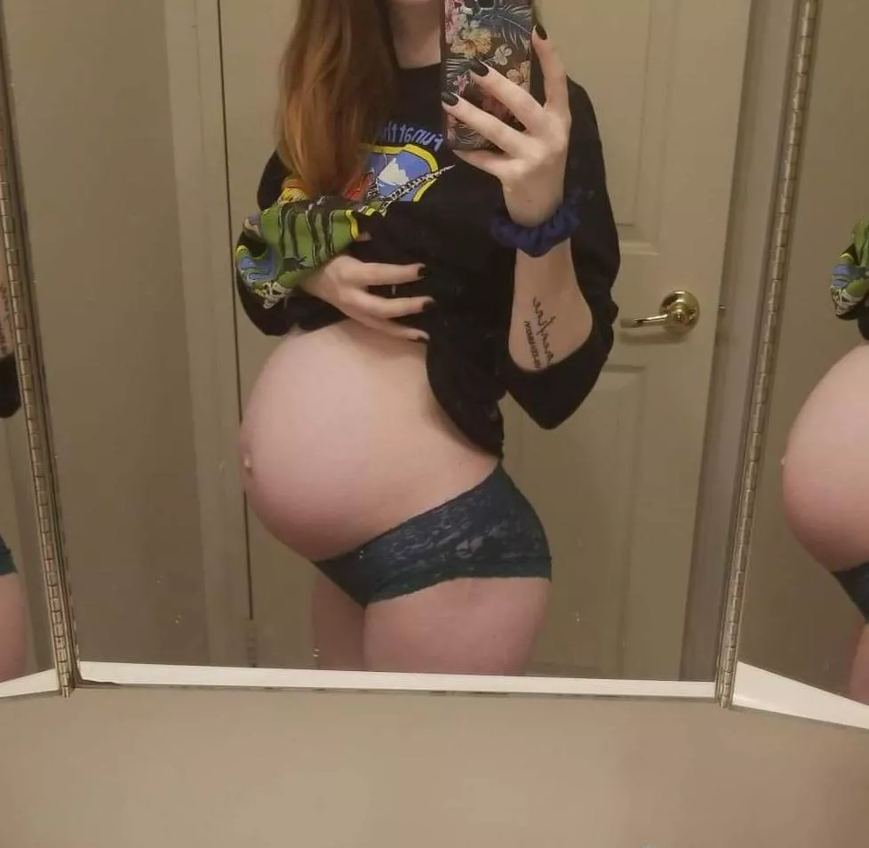 Missing my bump like crazy... I think it's time for a third