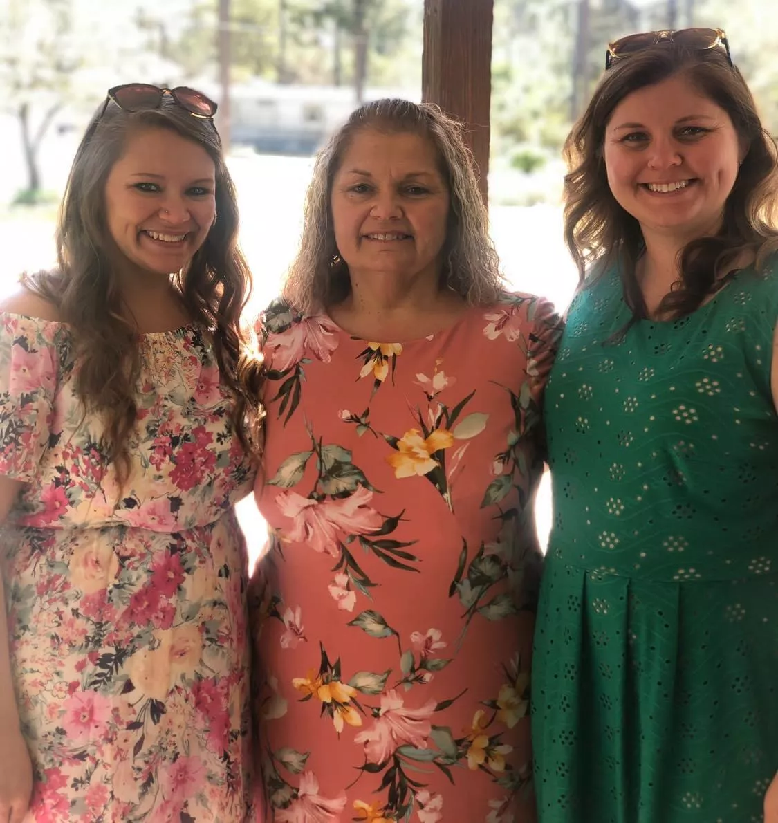 Mom and her two daughters ðŸ’ðŸŒ¸ðŸŒº