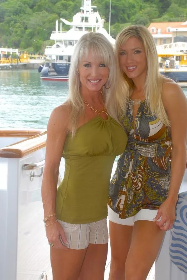 Mom (left) or Daughter (right)