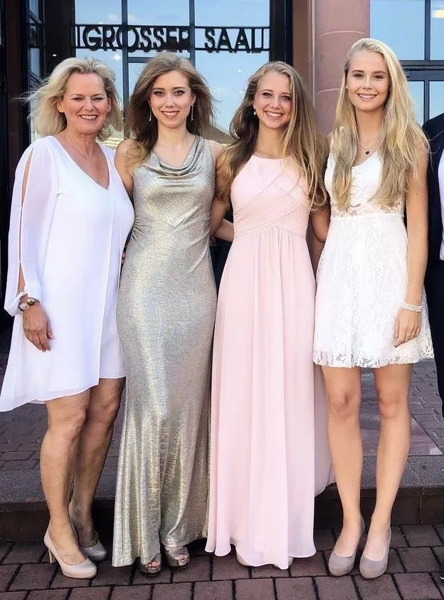 Mom or one of the daughters?