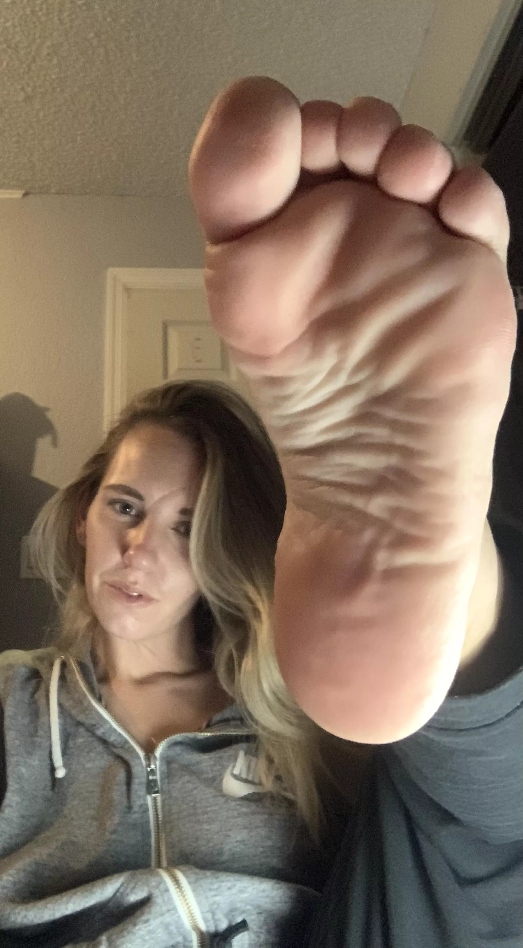 Mommy wants to shove my stinky feet right up right where u can smell it