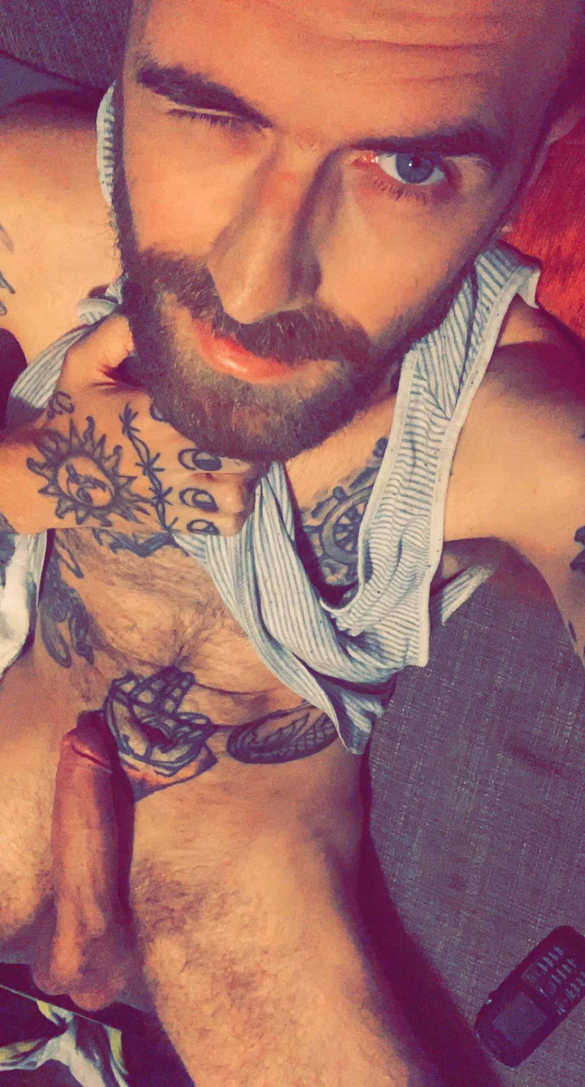 (M)orning everyone from the uk (28)