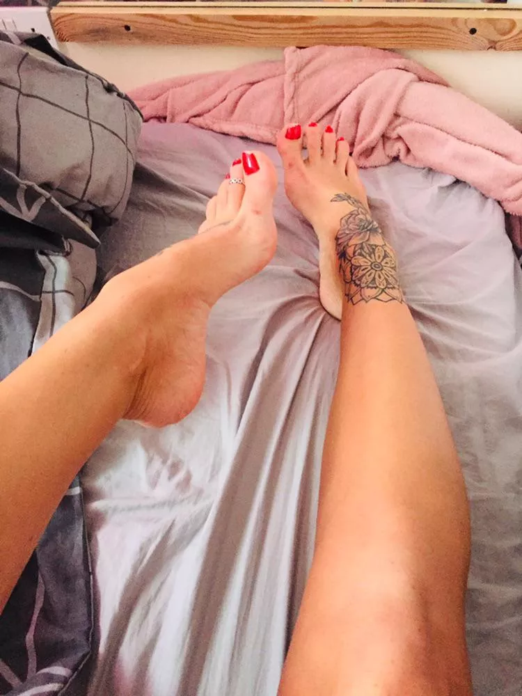 Morning toes are ready for your mouth ðŸ¤­ðŸ¥°â¤ï¸â¤ï¸