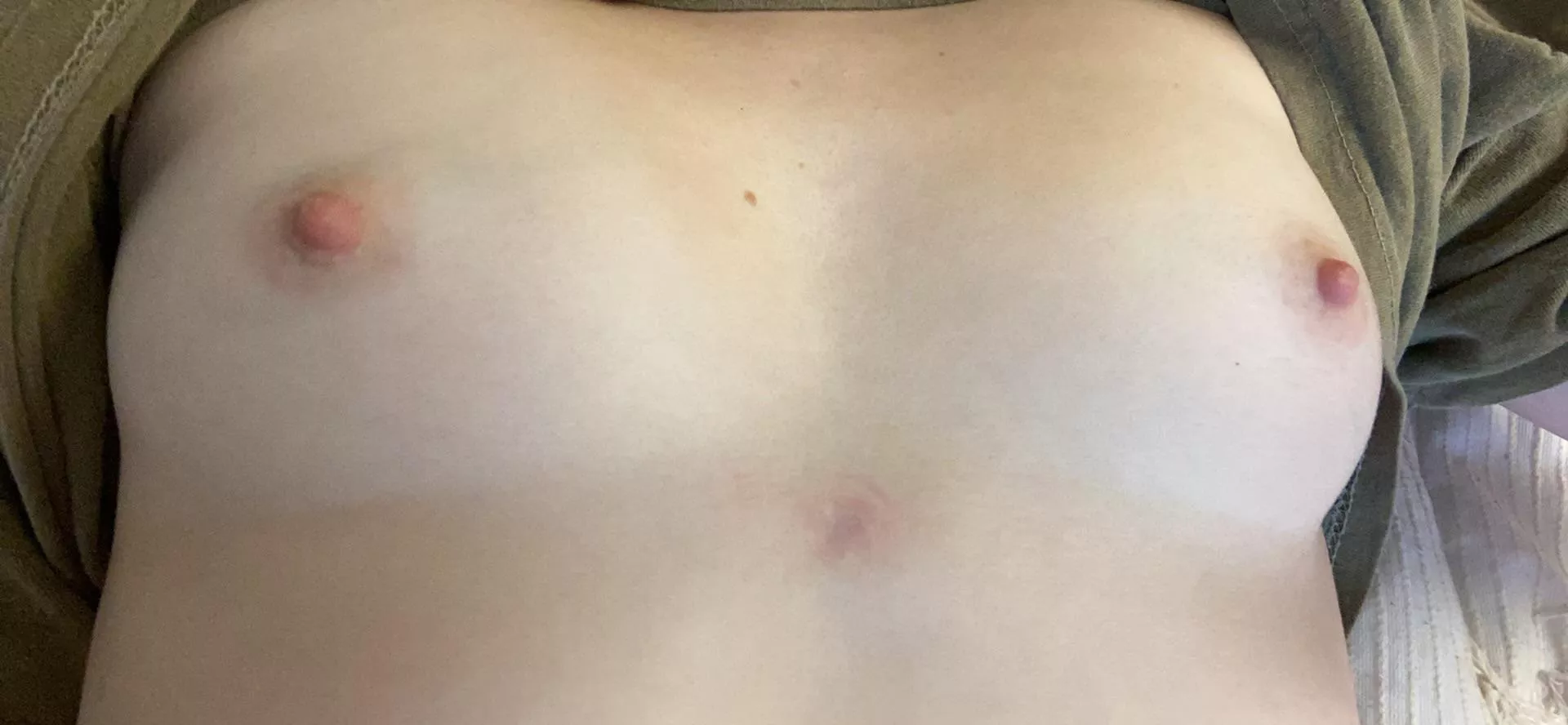 my 18 y/o titsðŸ˜‹