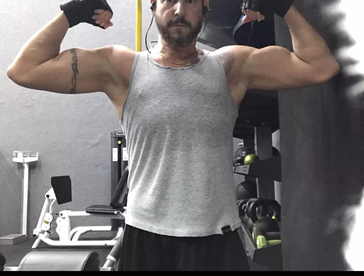 My 54yo dad bod at the gym.