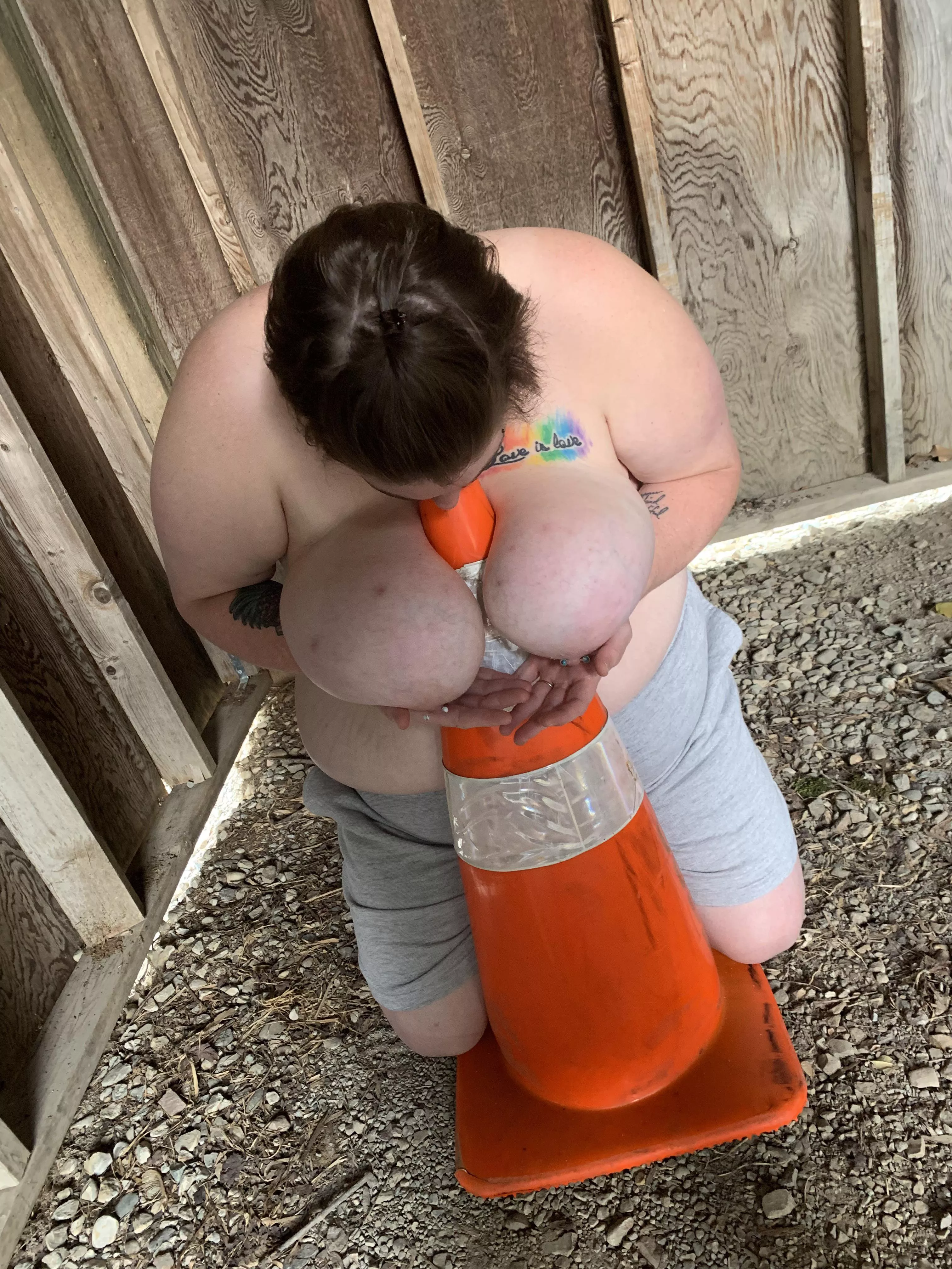 My big ol juugs just suffocated the cone!🥴🥵