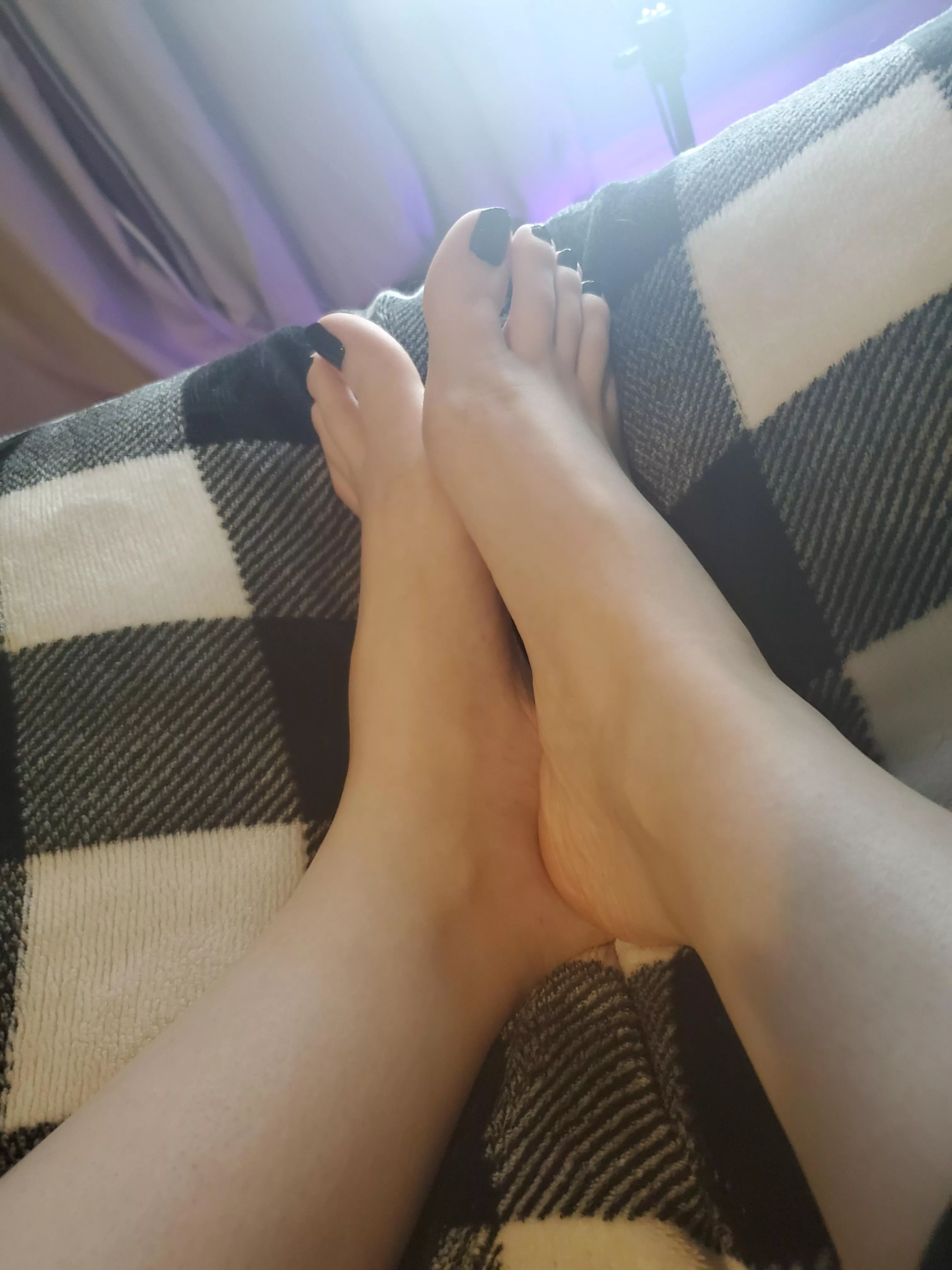 My feet need to be rubbed want to help?