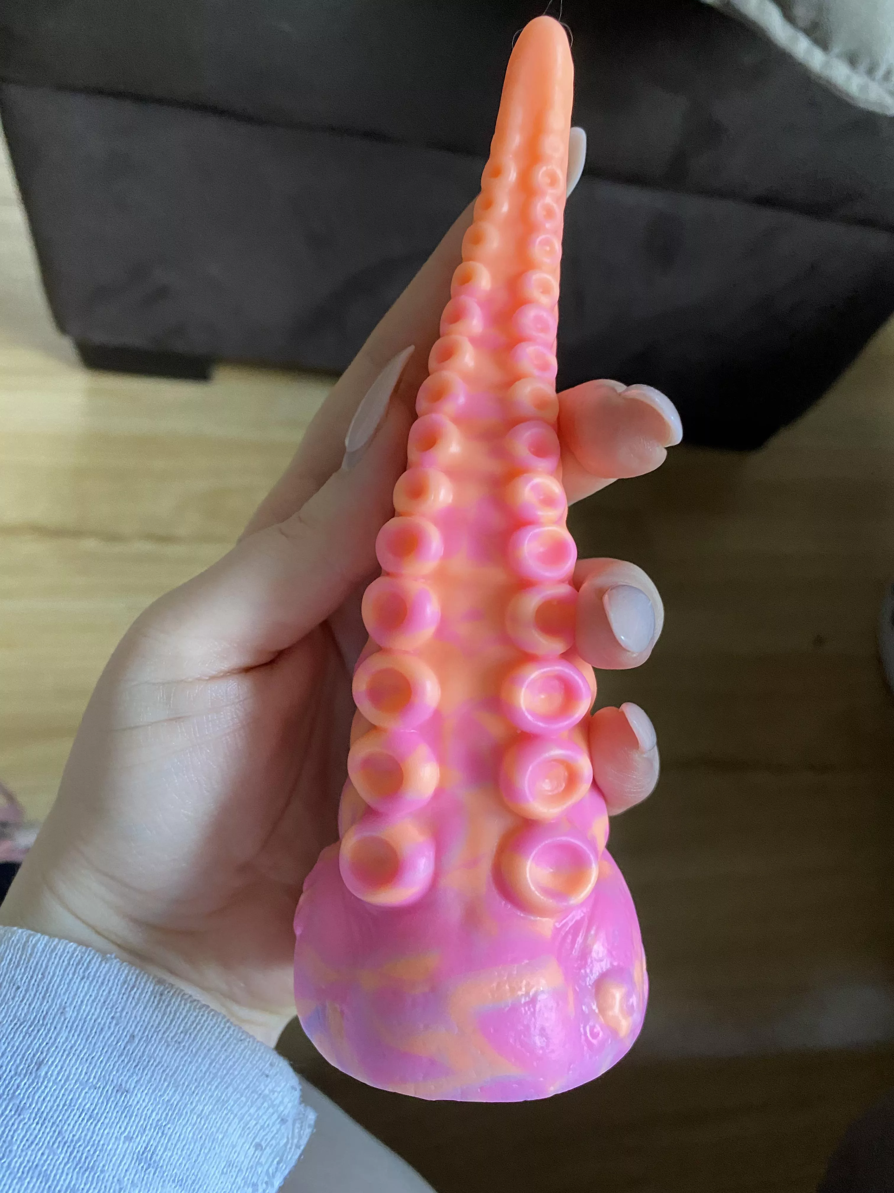 My first bad dragon just arrived! So in love with this colour 😍