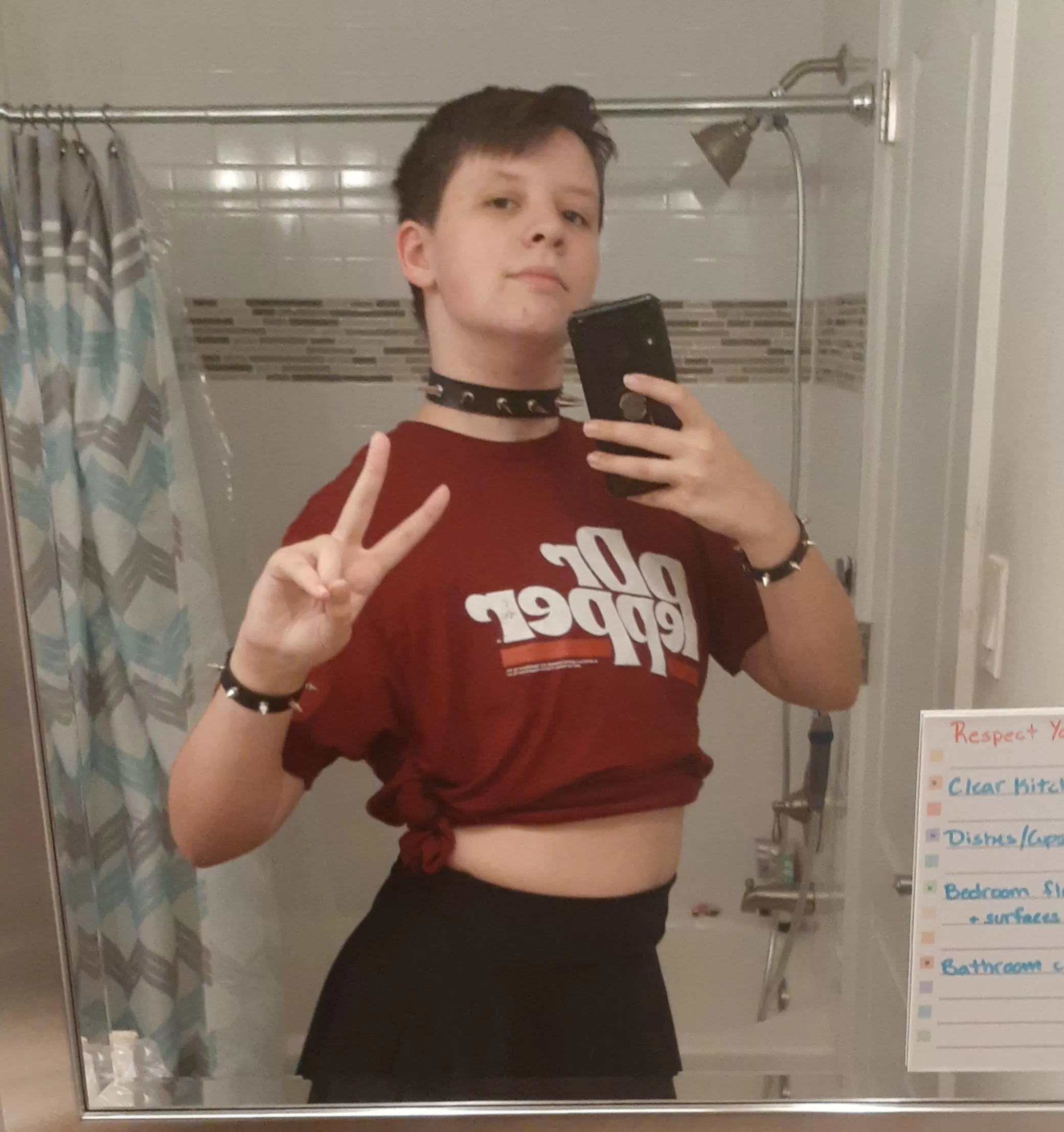 My first time ever dressing feminine like this <:3