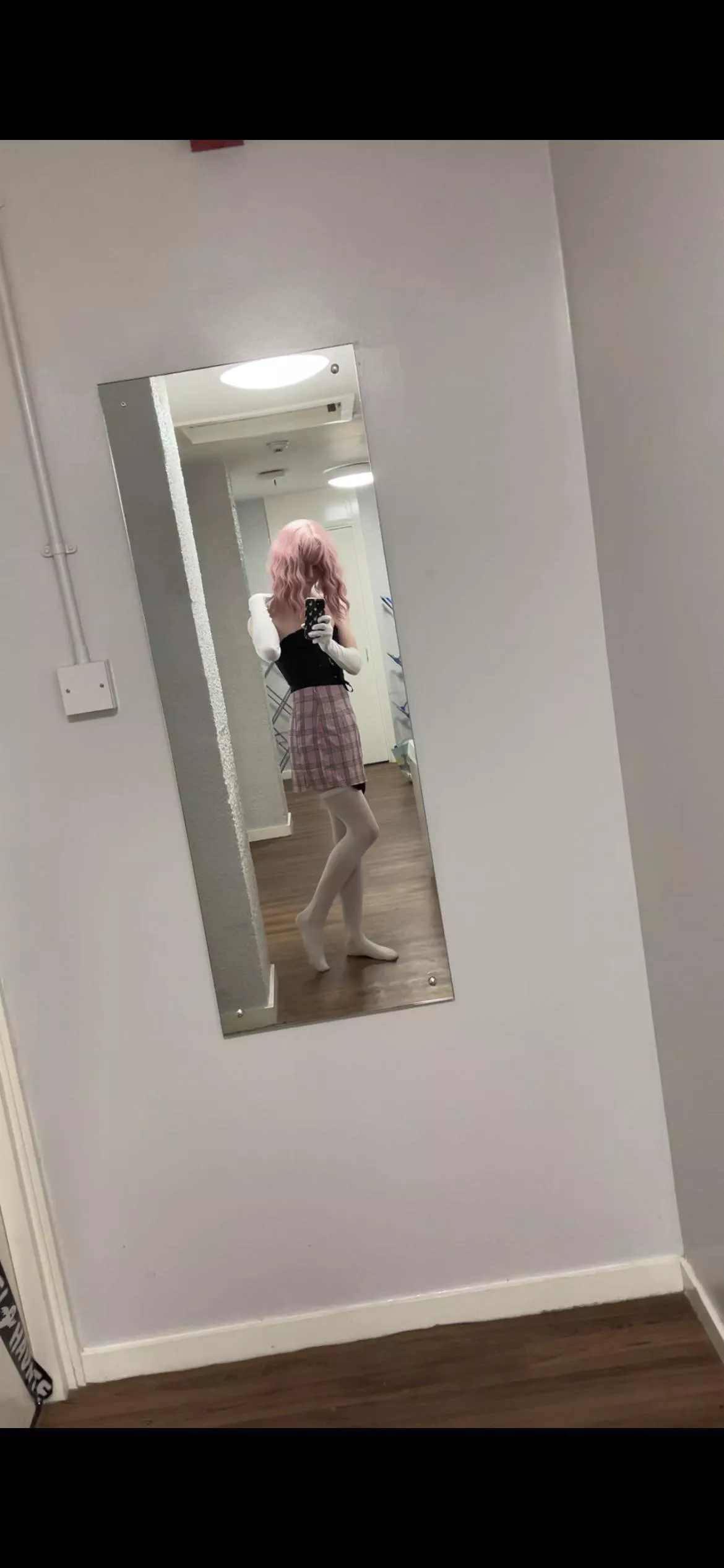 My flatmates are away, I can finally use the full length mirror in the hall :)