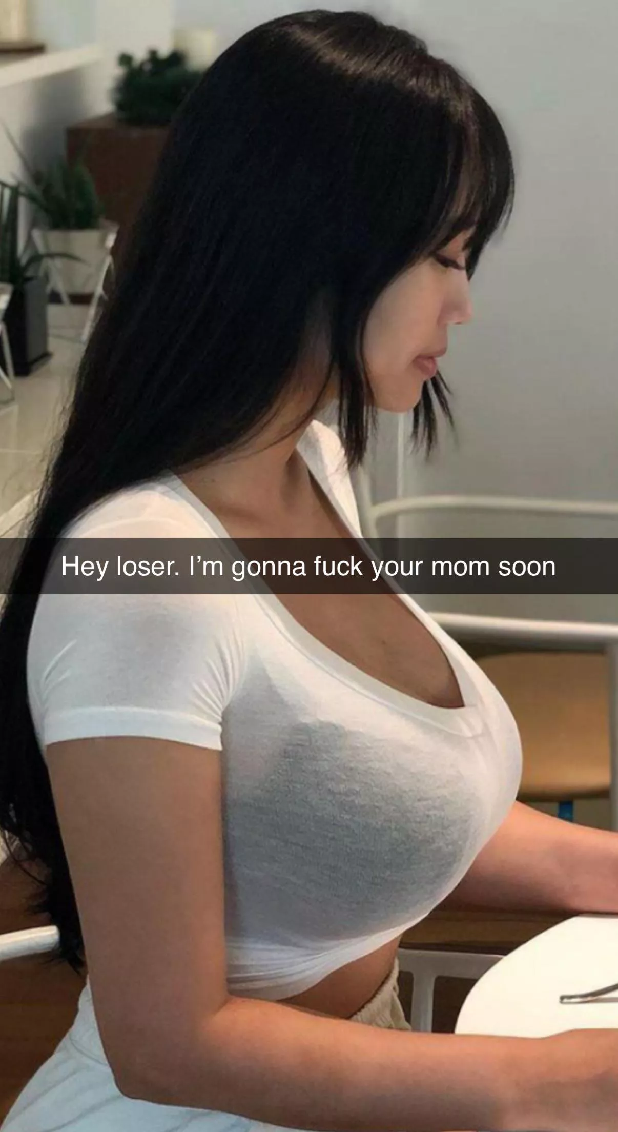 My friend is going to fuck my mom😭