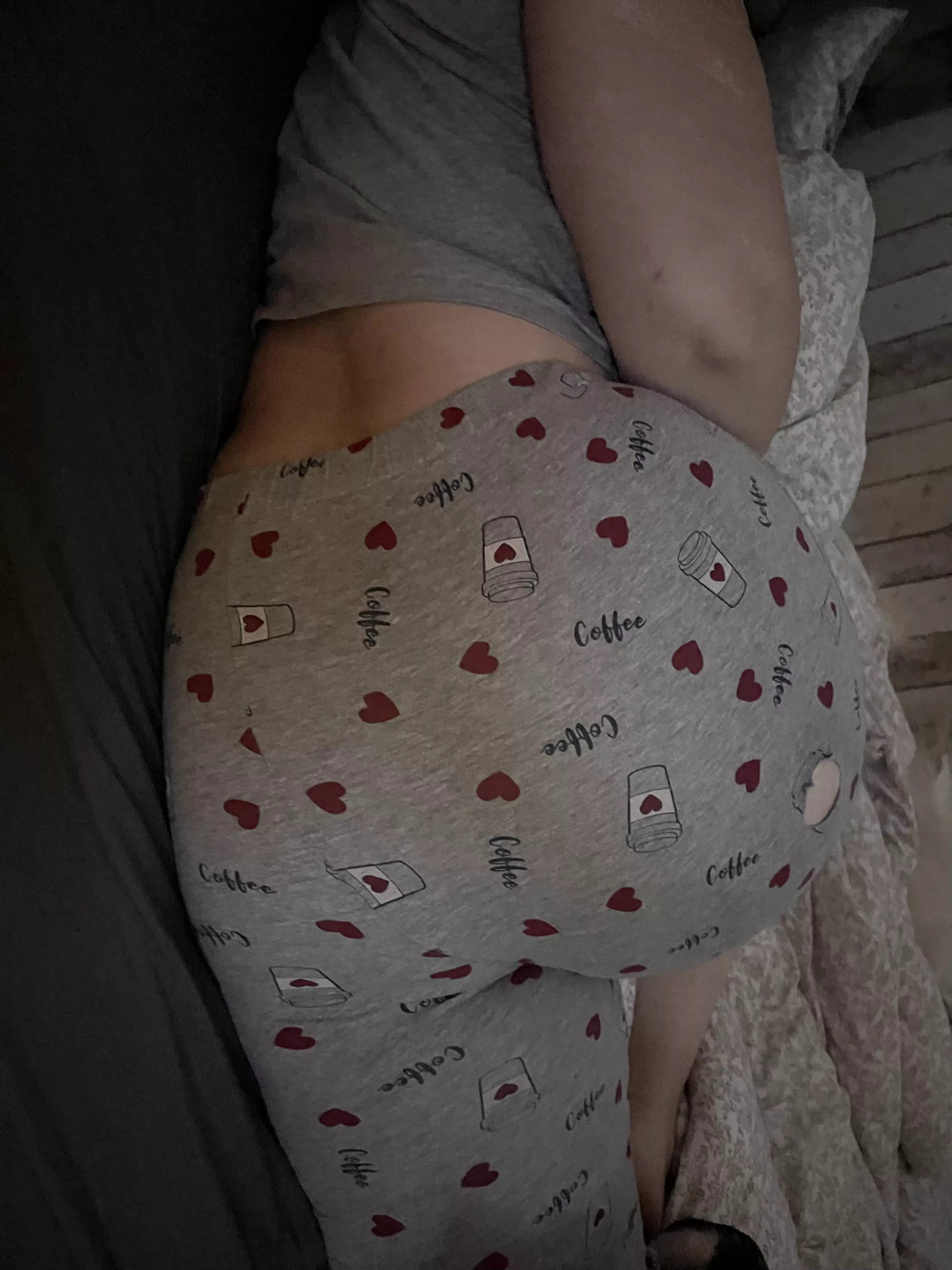 My gf’s bubble butt 🤤🥰🍑